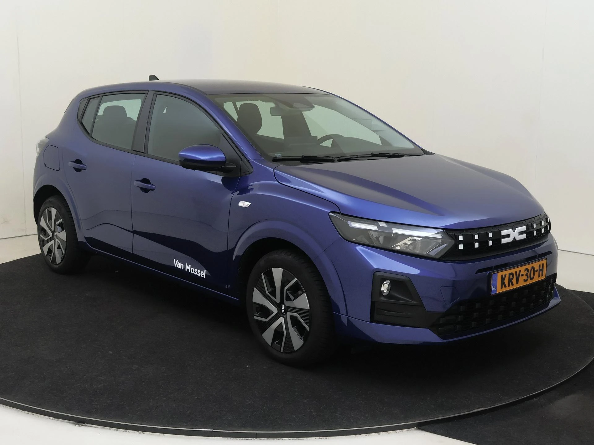 Dacia Sandero met kenteken KRV-30-H – autofoto 4