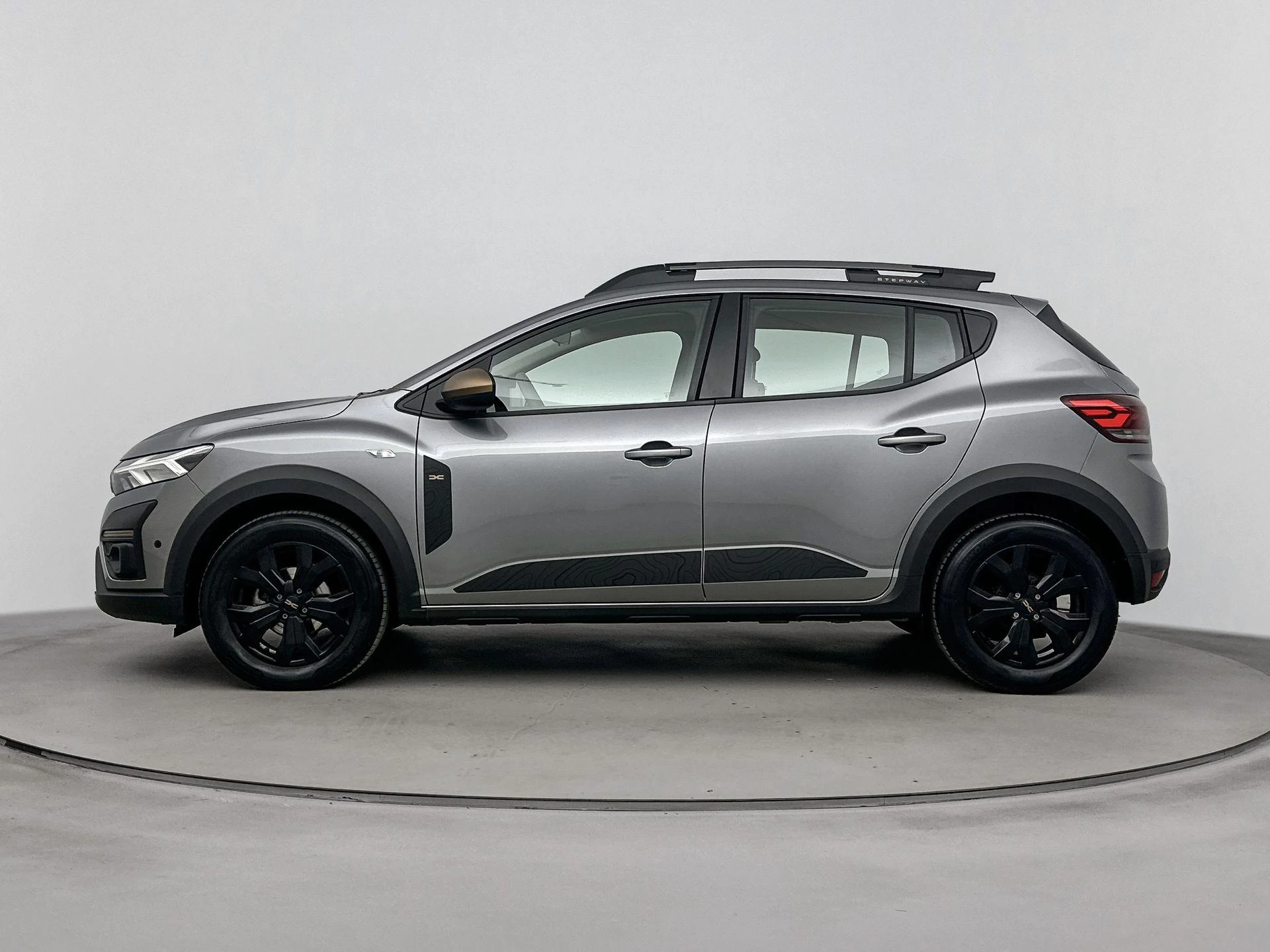 Dacia SanderoStepway met kenteken HNB-67-L – autofoto 4