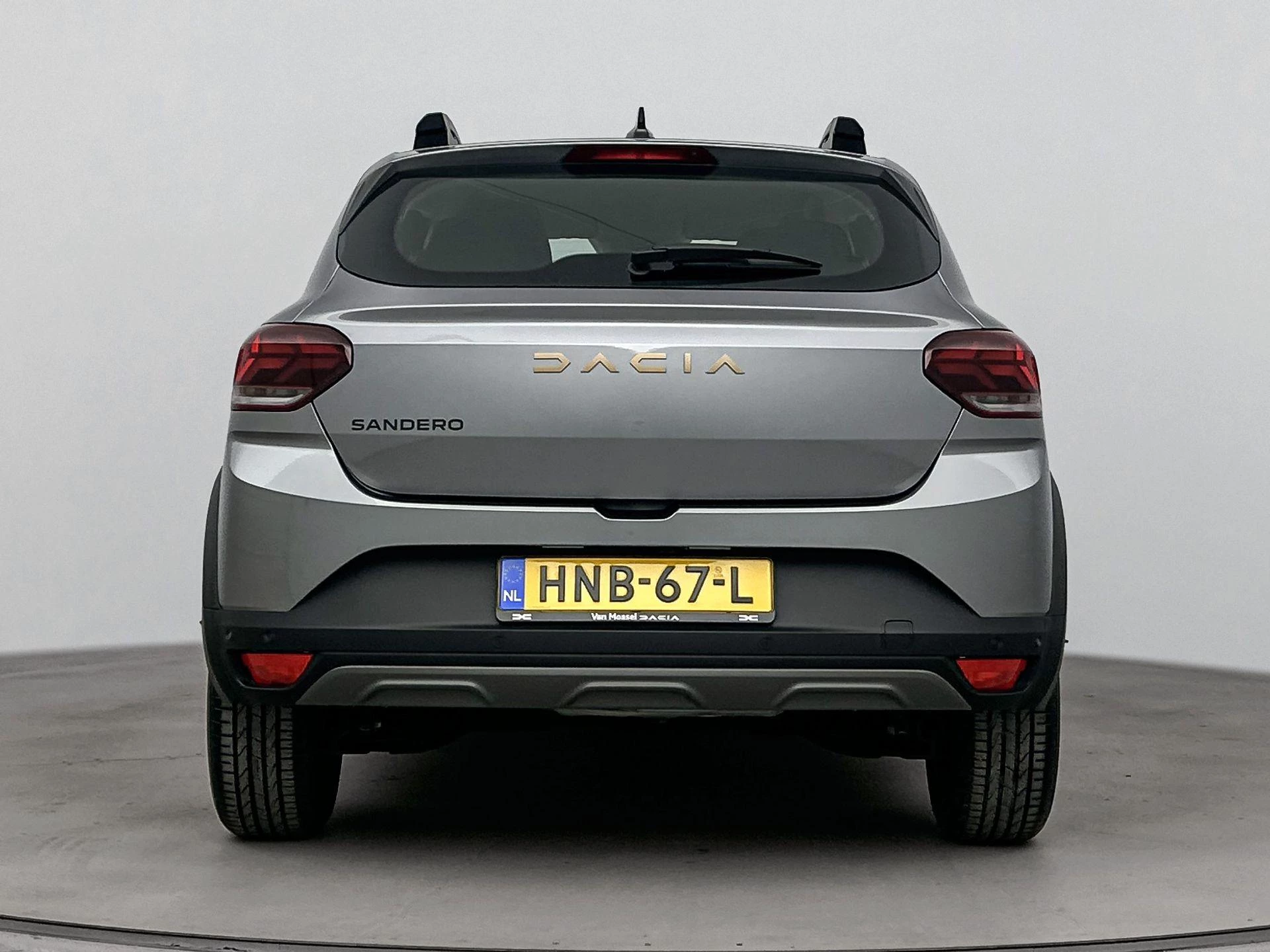 Dacia SanderoStepway met kenteken HNB-67-L – autofoto 5