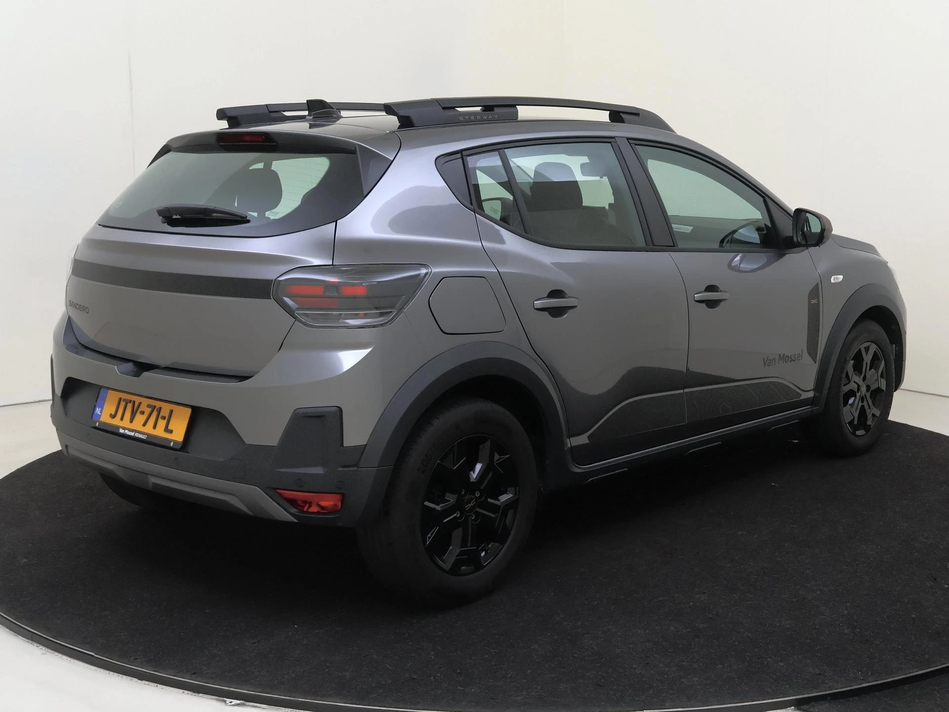 Dacia SanderoStepway met kenteken JTV-71-L – autofoto 5