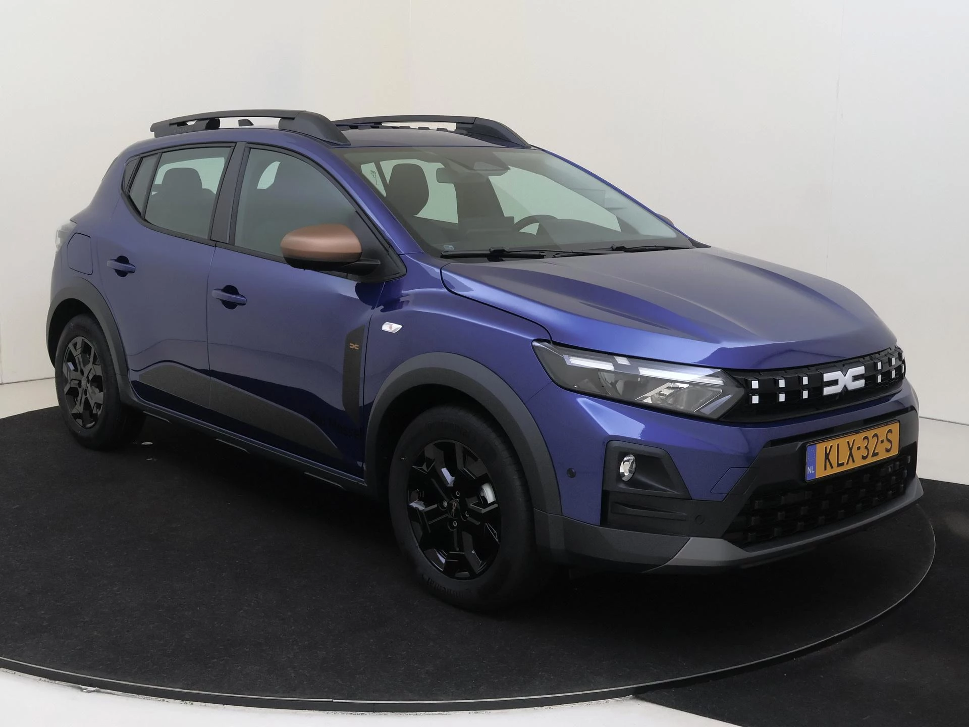 Dacia SanderoStepway met kenteken KLX-32-S – autofoto 3