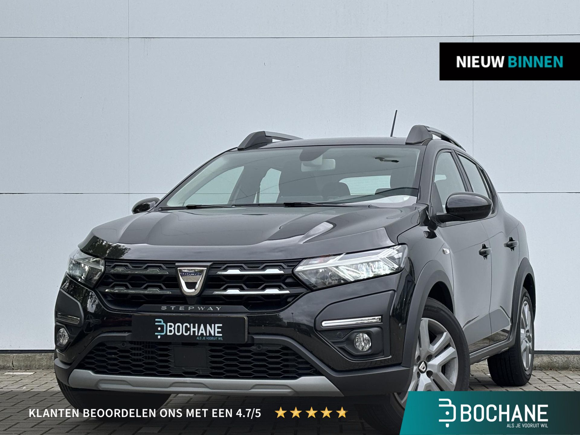 Dacia SanderoStepway met kenteken N-737-JJ – vooraanzicht