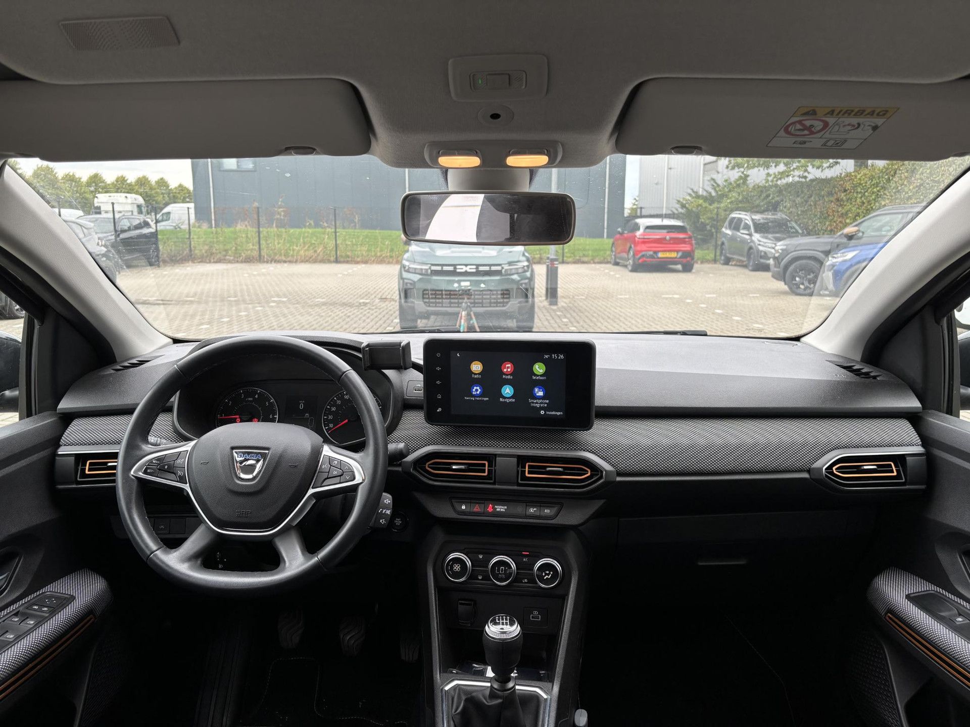 Dacia SanderoStepway met kenteken N-737-JJ – interieur