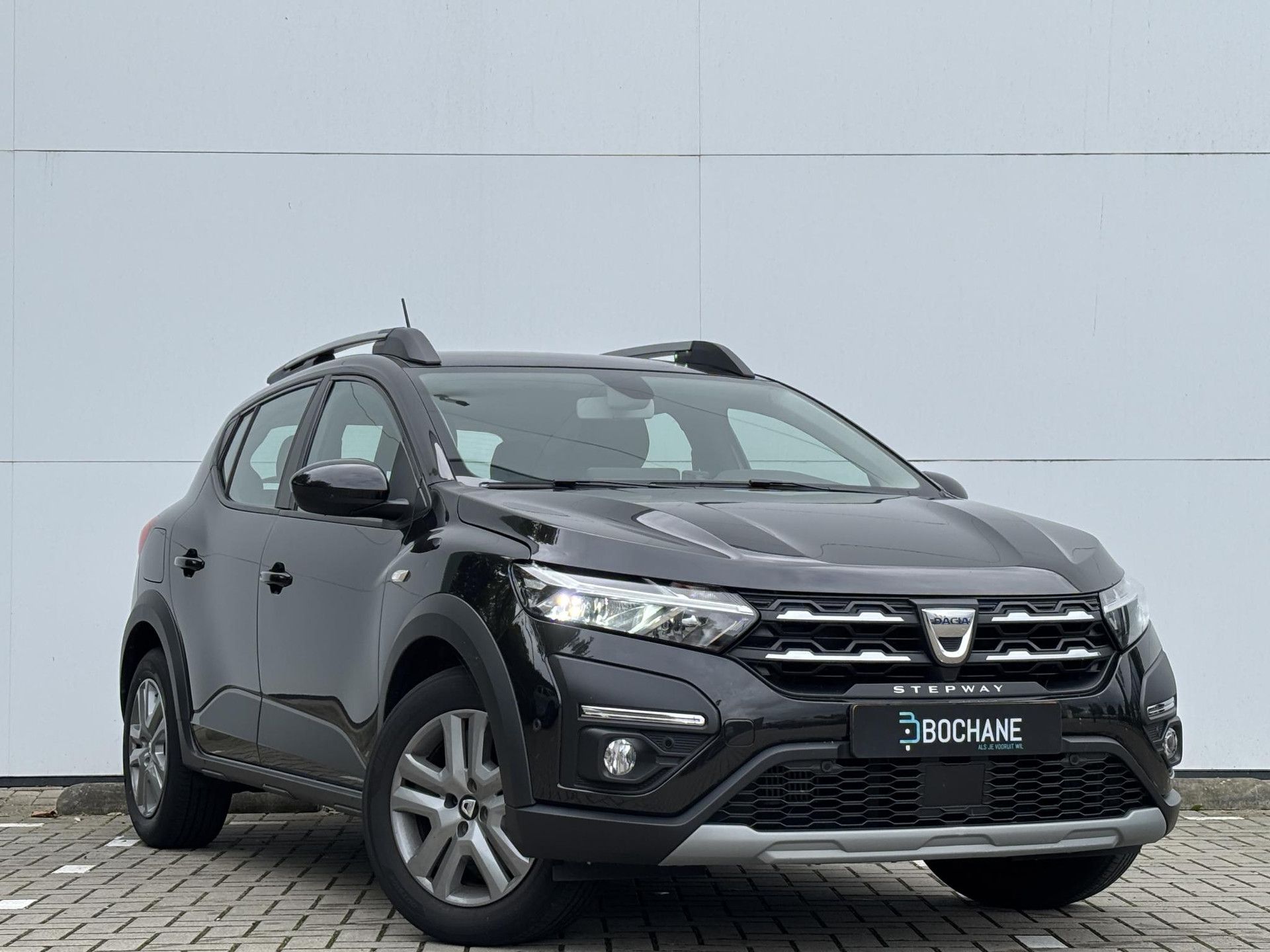 Dacia SanderoStepway met kenteken N-737-JJ – detailfoto