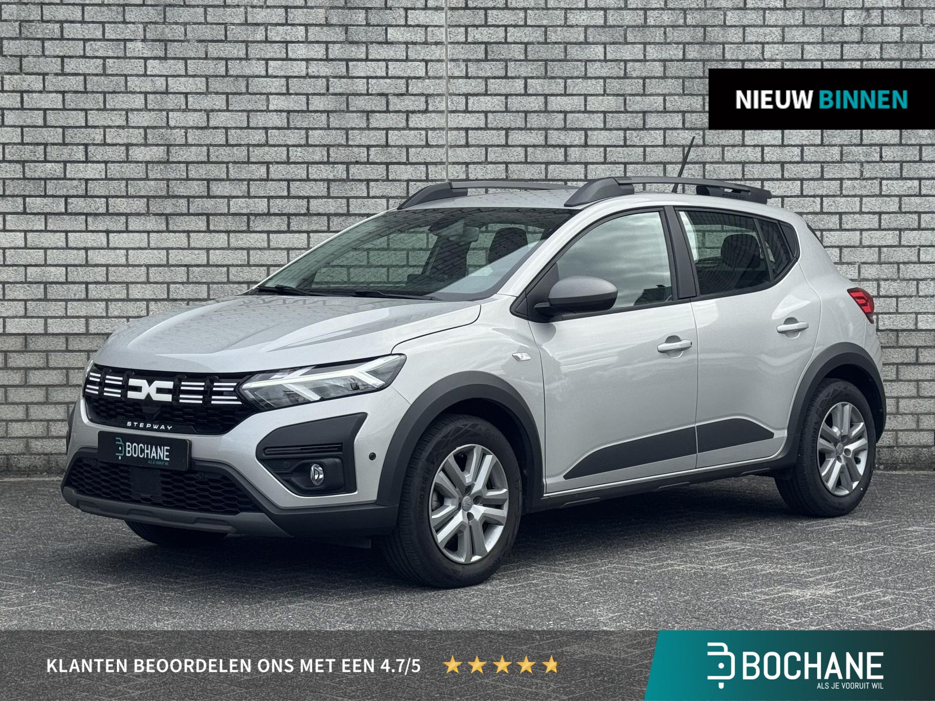Dacia SanderoStepway met kenteken T-873-JF – vooraanzicht