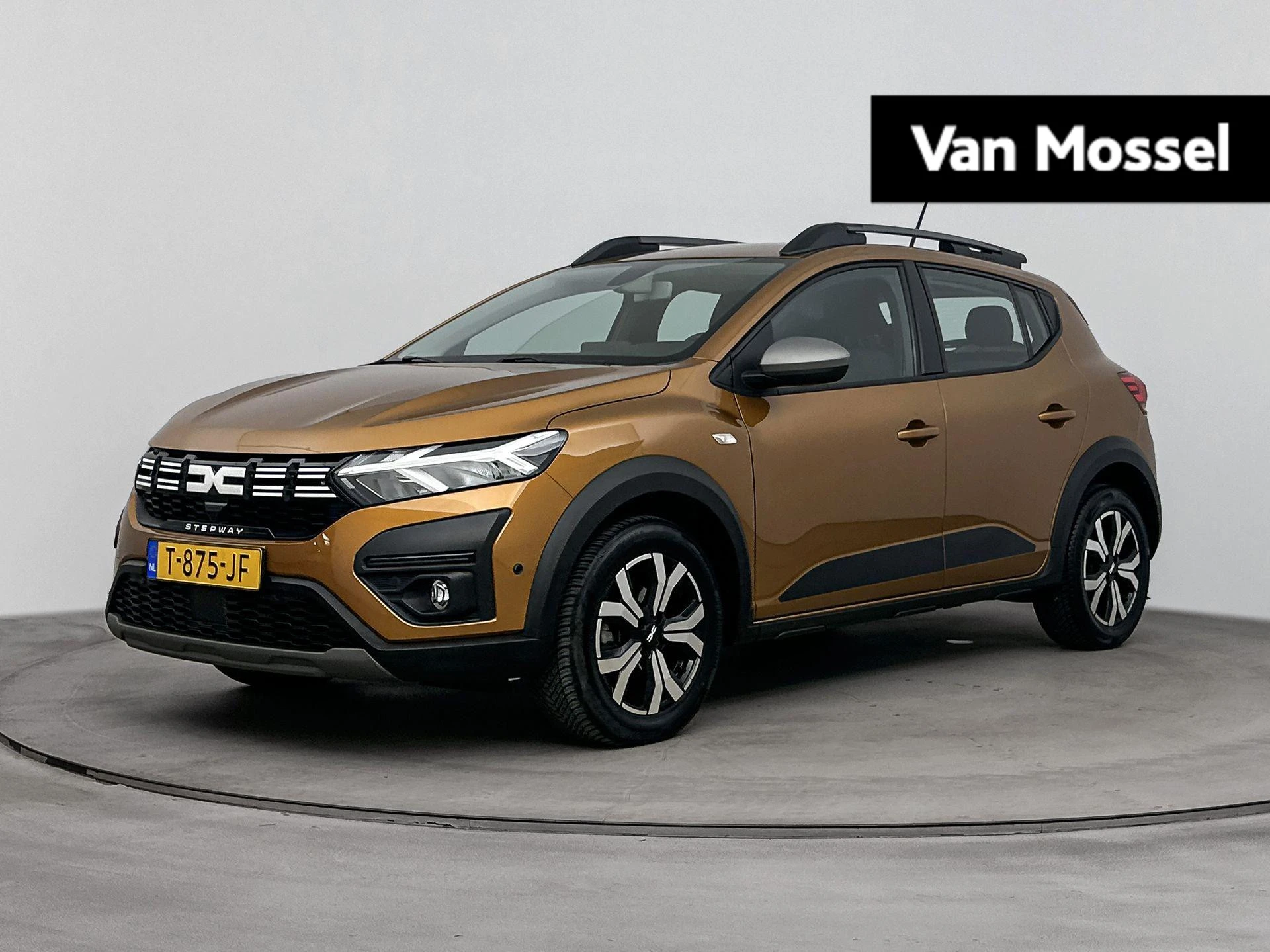 Dacia SanderoStepway met kenteken T-875-JF – autofoto 2