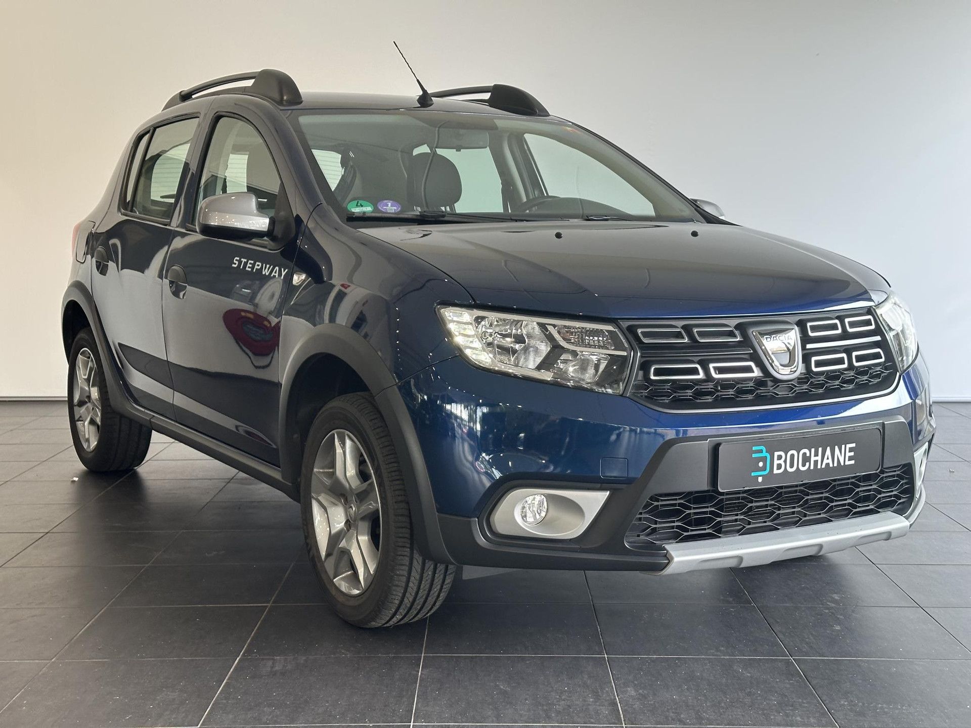 Dacia SanderoStepway met kenteken TL-131-J – detailfoto
