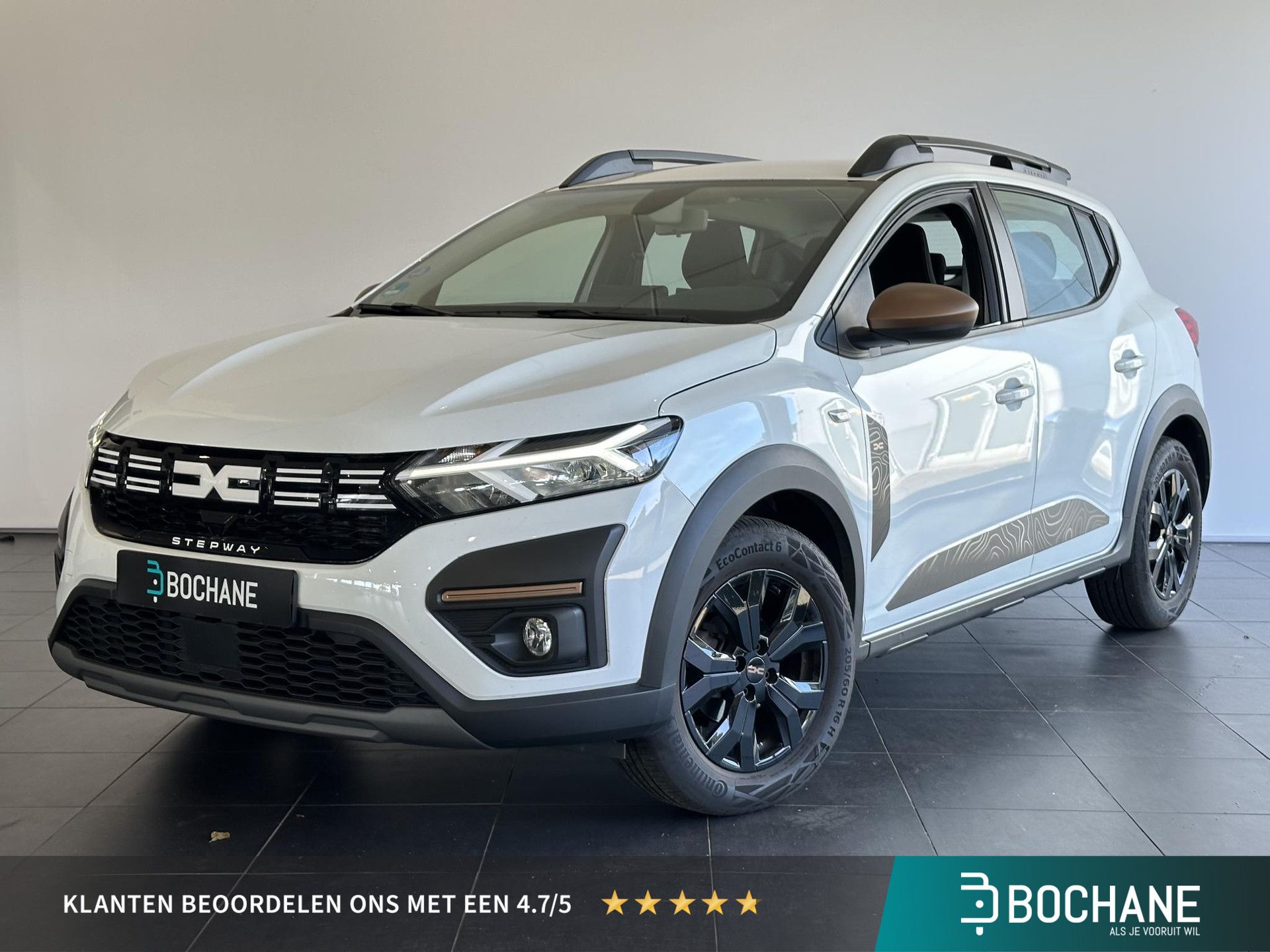 Dacia SanderoStepway met kenteken X-858-FL – vooraanzicht
