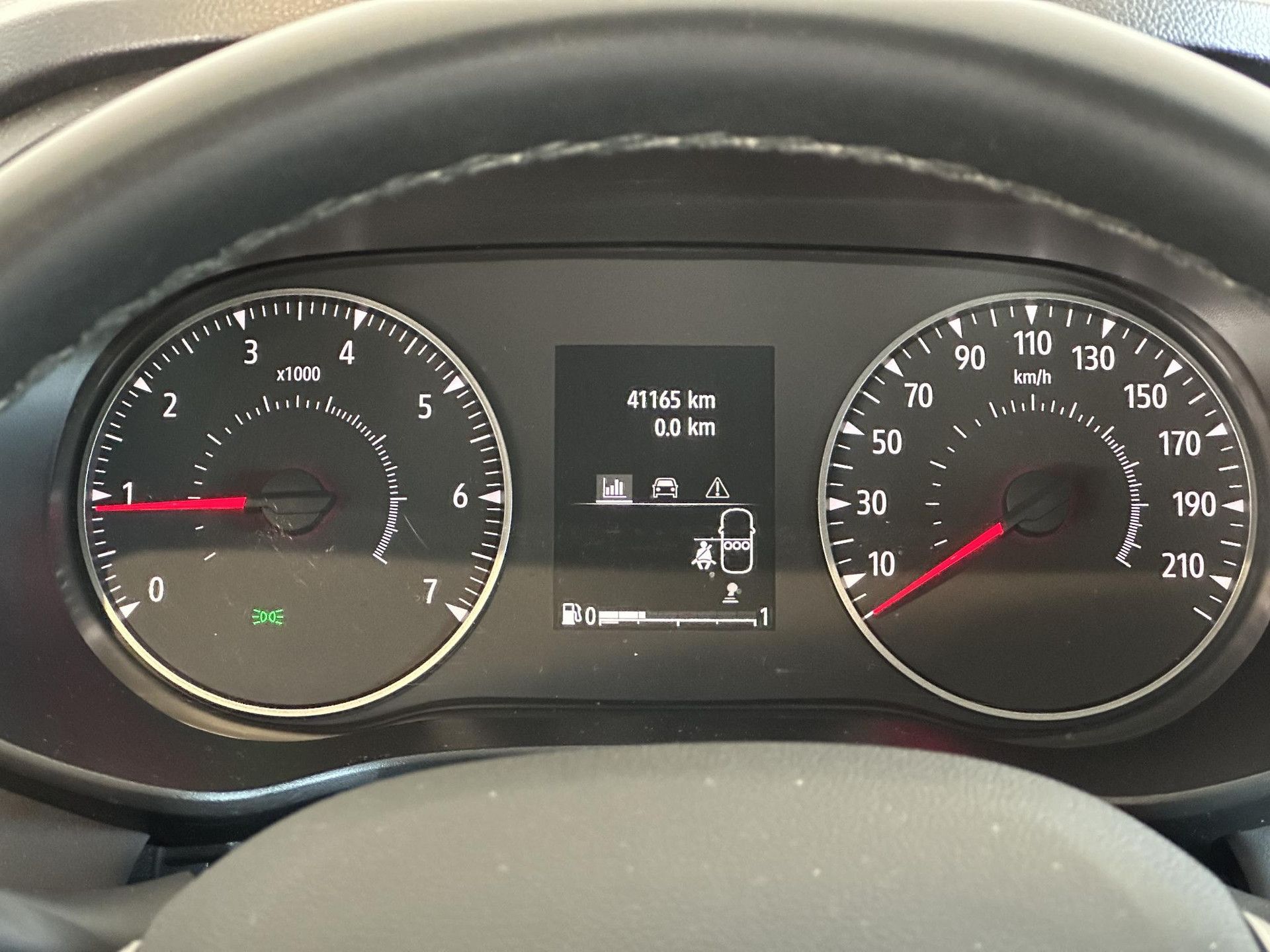 Dacia SanderoStepway met kenteken X-858-FL – dashboard