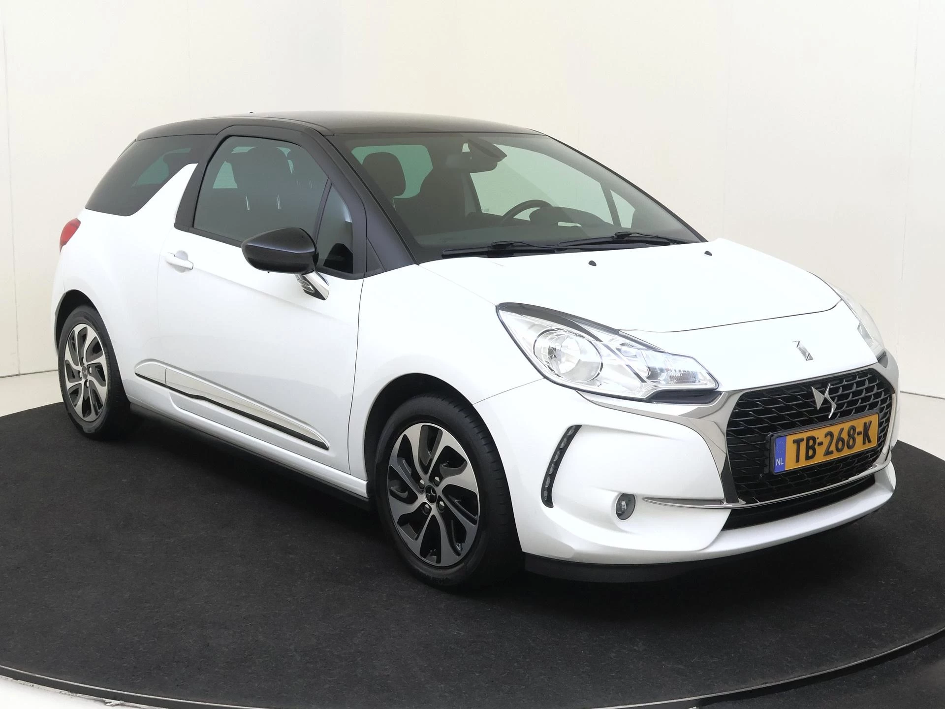 DS DS3 met kenteken 55100 – autofoto 3