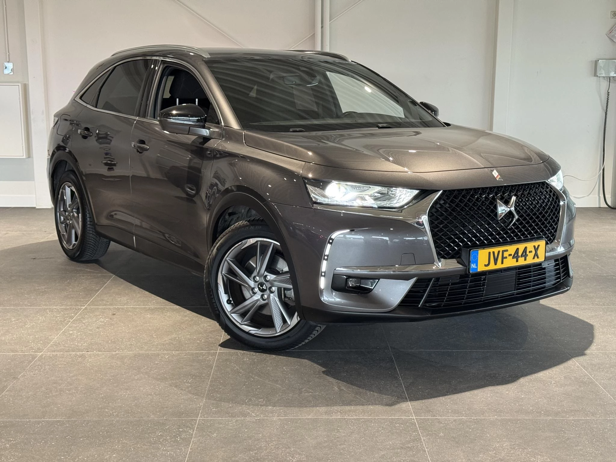 DS DS7 met kenteken JVF-44-X – autofoto 5