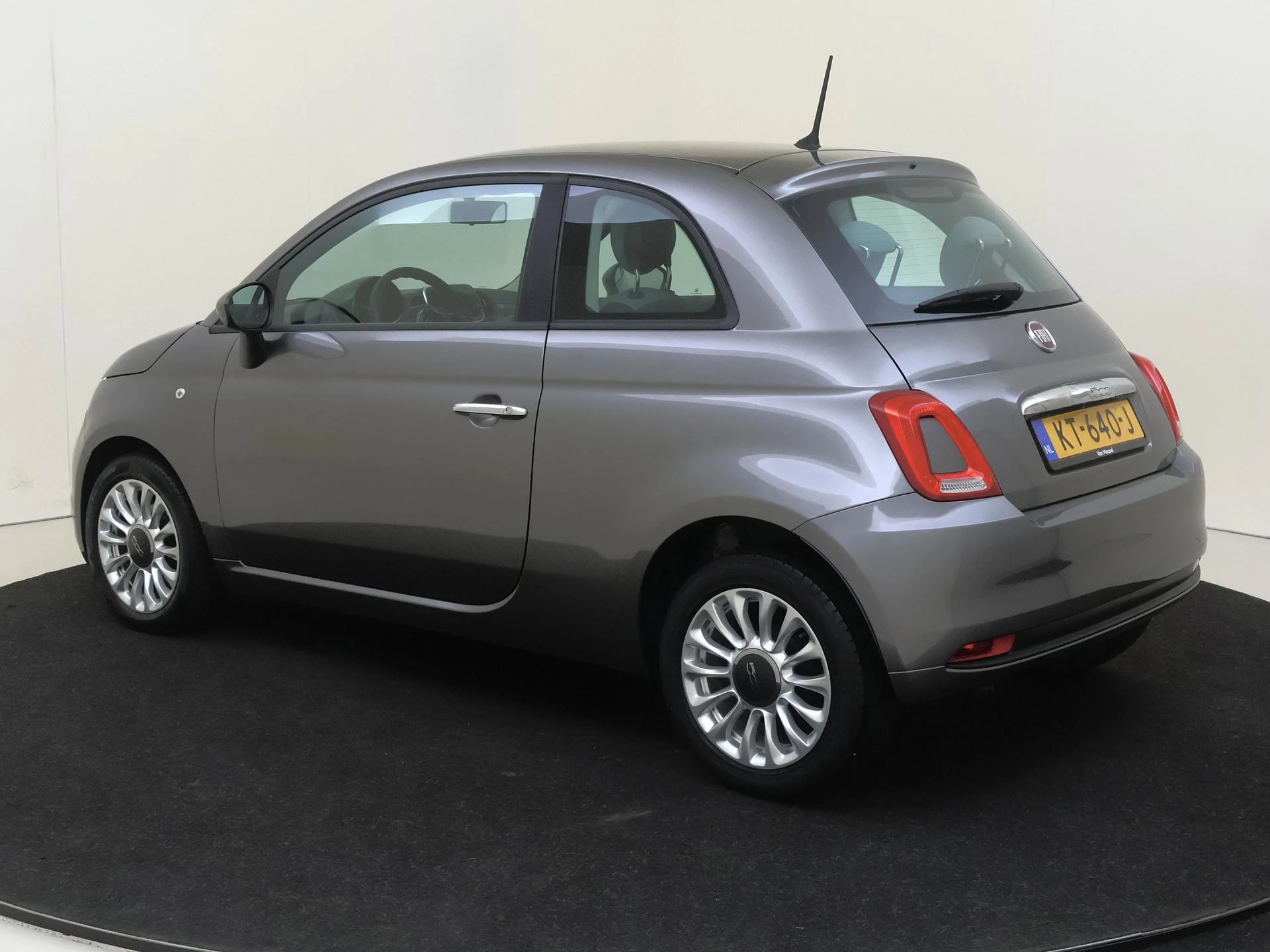 Fiat 500 met kenteken 45100 – autofoto 3