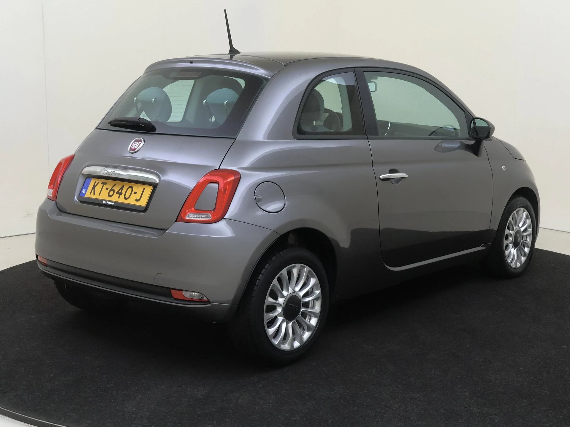 Fiat 500 met kenteken 45100 – autofoto 4