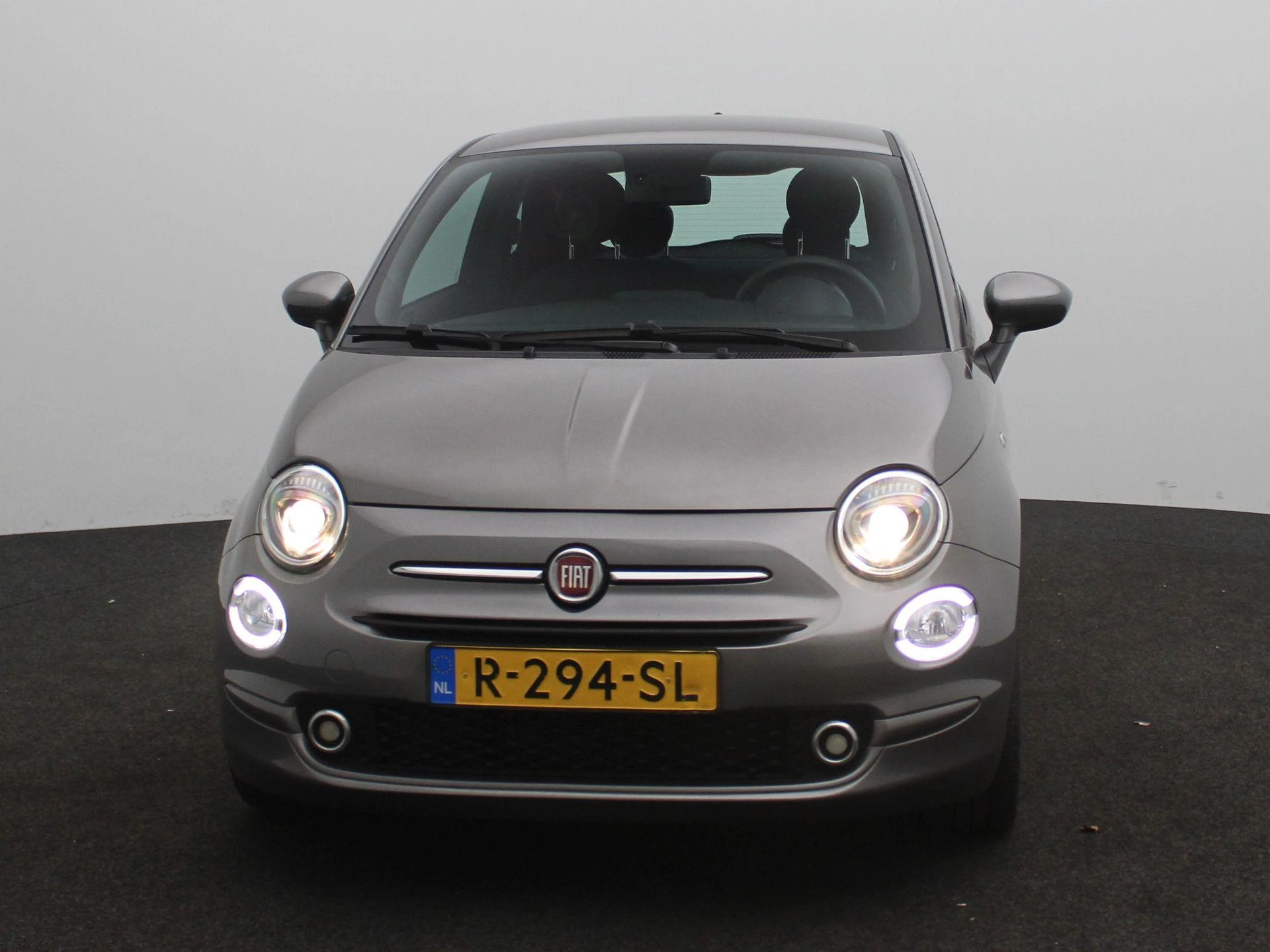 Fiat 500 met kenteken R-294-SL – autofoto 5
