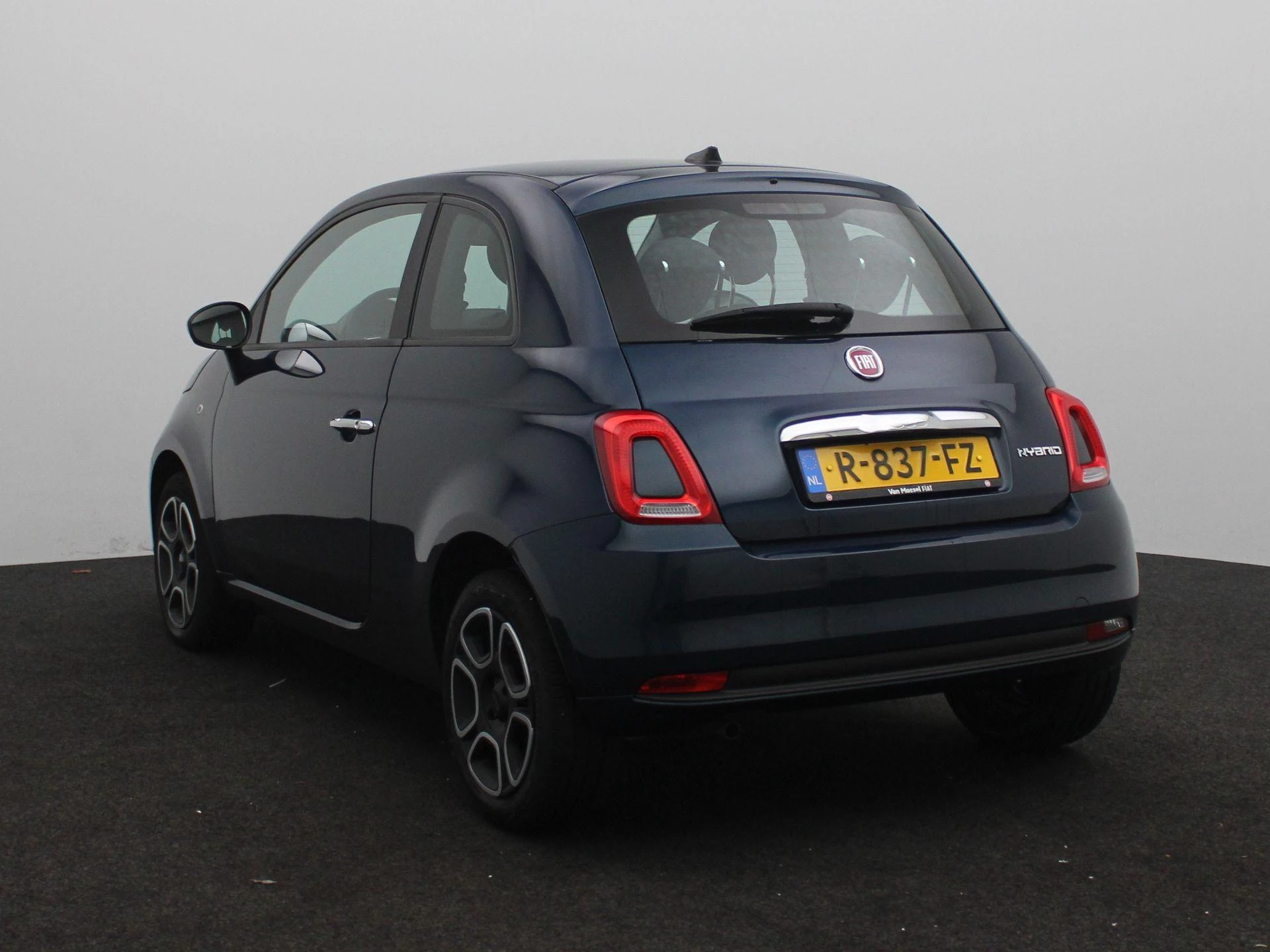 Fiat 500 met kenteken R-837-FZ – autofoto 3