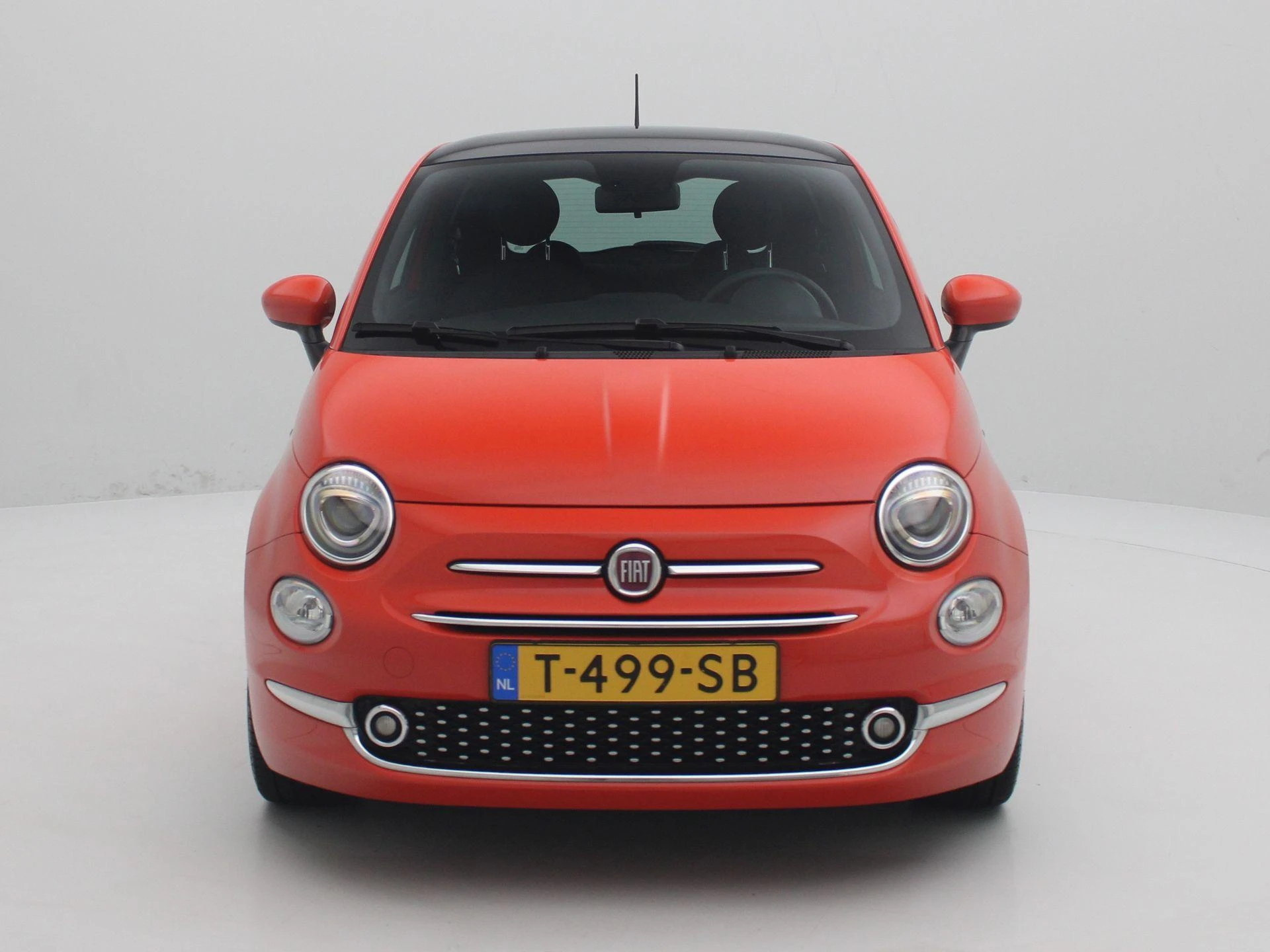 Fiat 500 met kenteken T-499-SB – autofoto 5