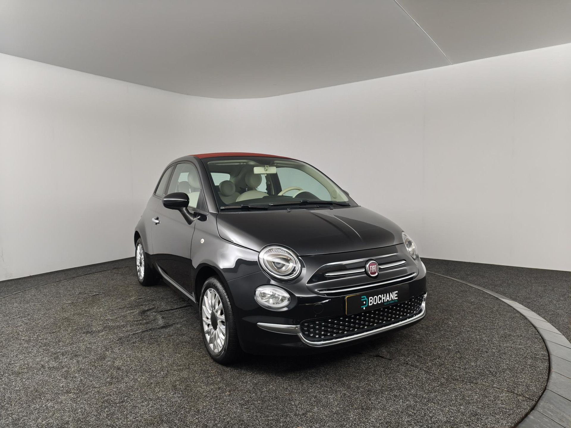 Fiat 500C met kenteken J-670-HX – dashboard