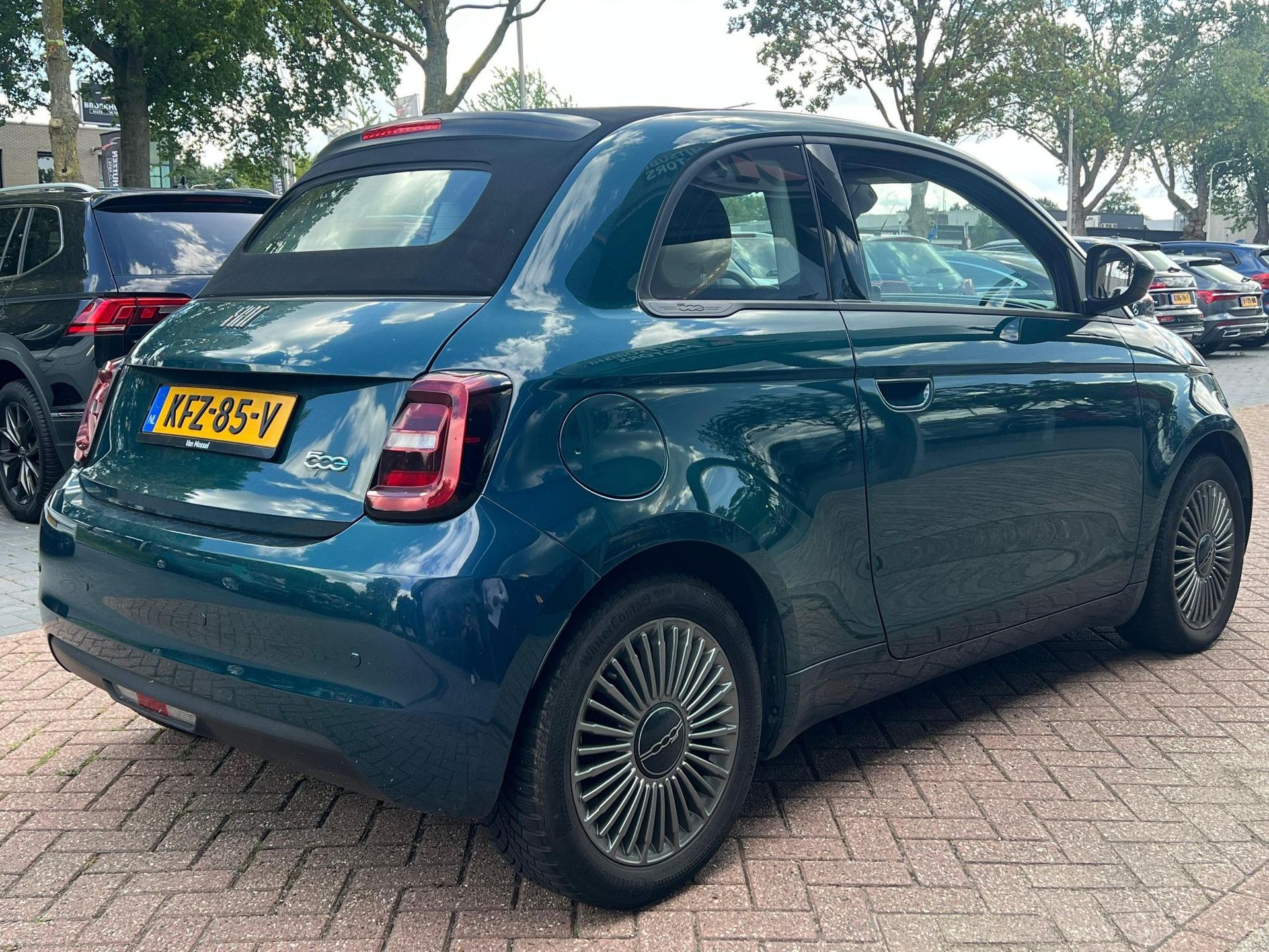 Fiat 500C met kenteken KFZ-85-V – dashboard