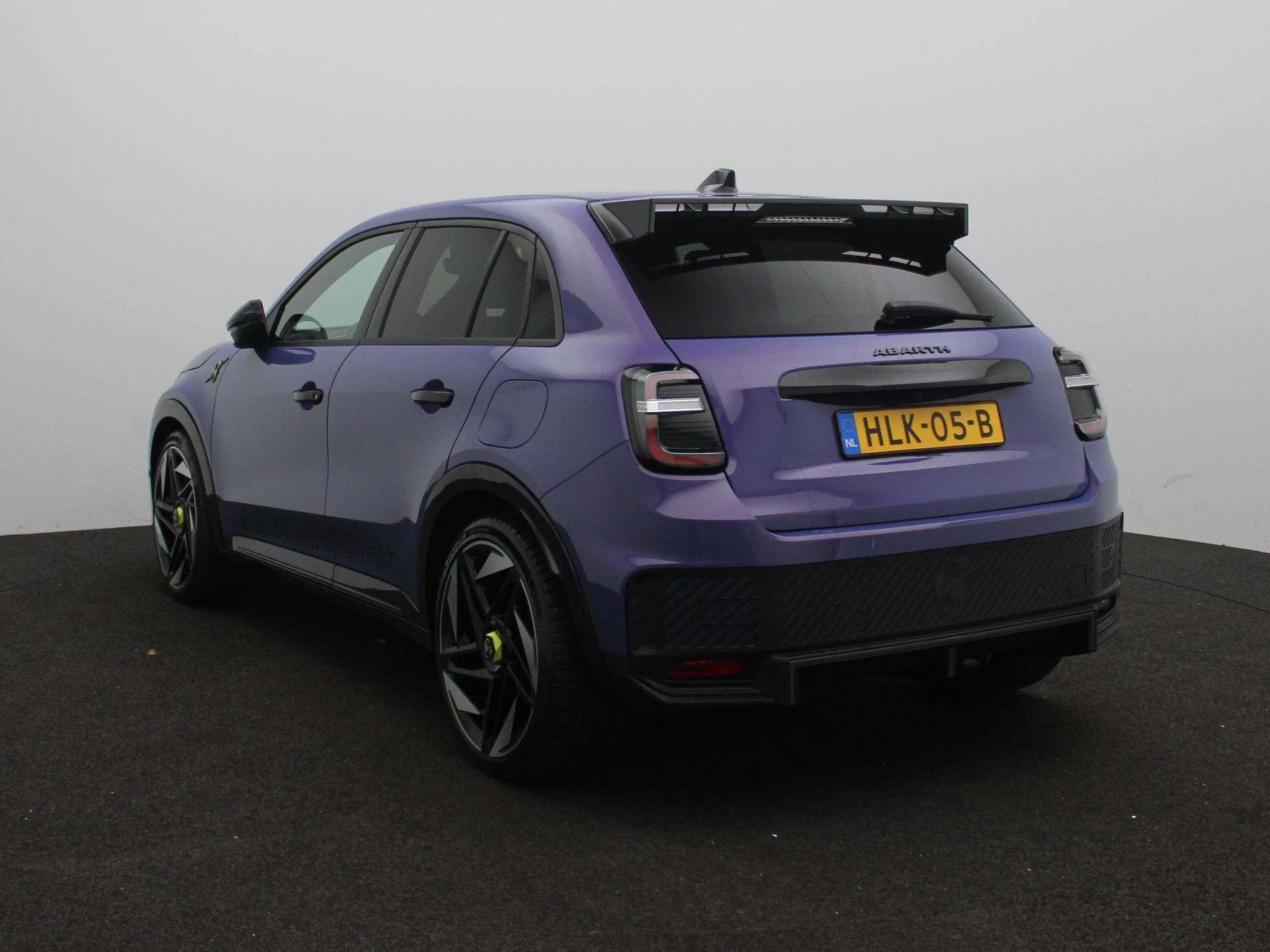Abarth 600e – autofoto 3