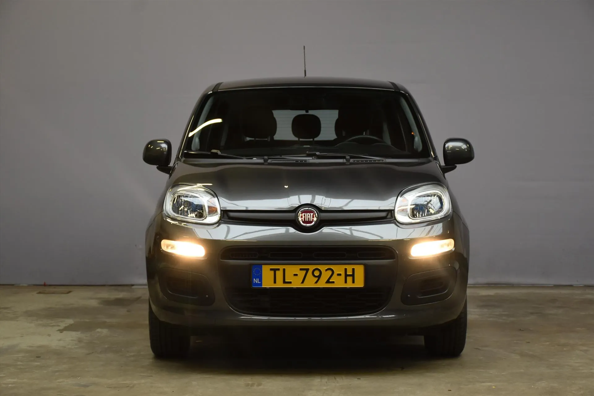 Fiat Panda met kenteken TL-792-H – achteraanzicht