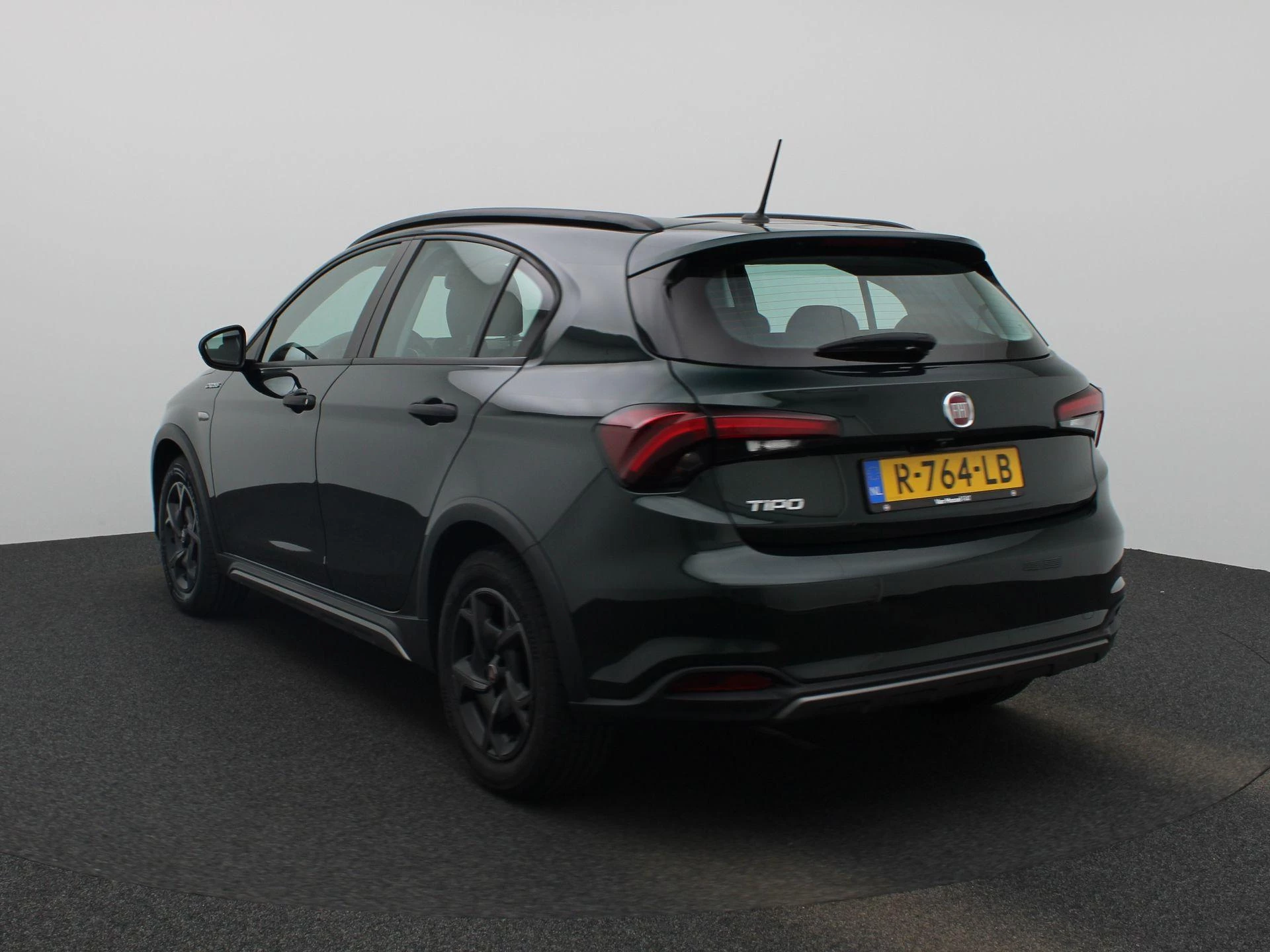 Fiat Tipo met kenteken R-764-LB – autofoto 3