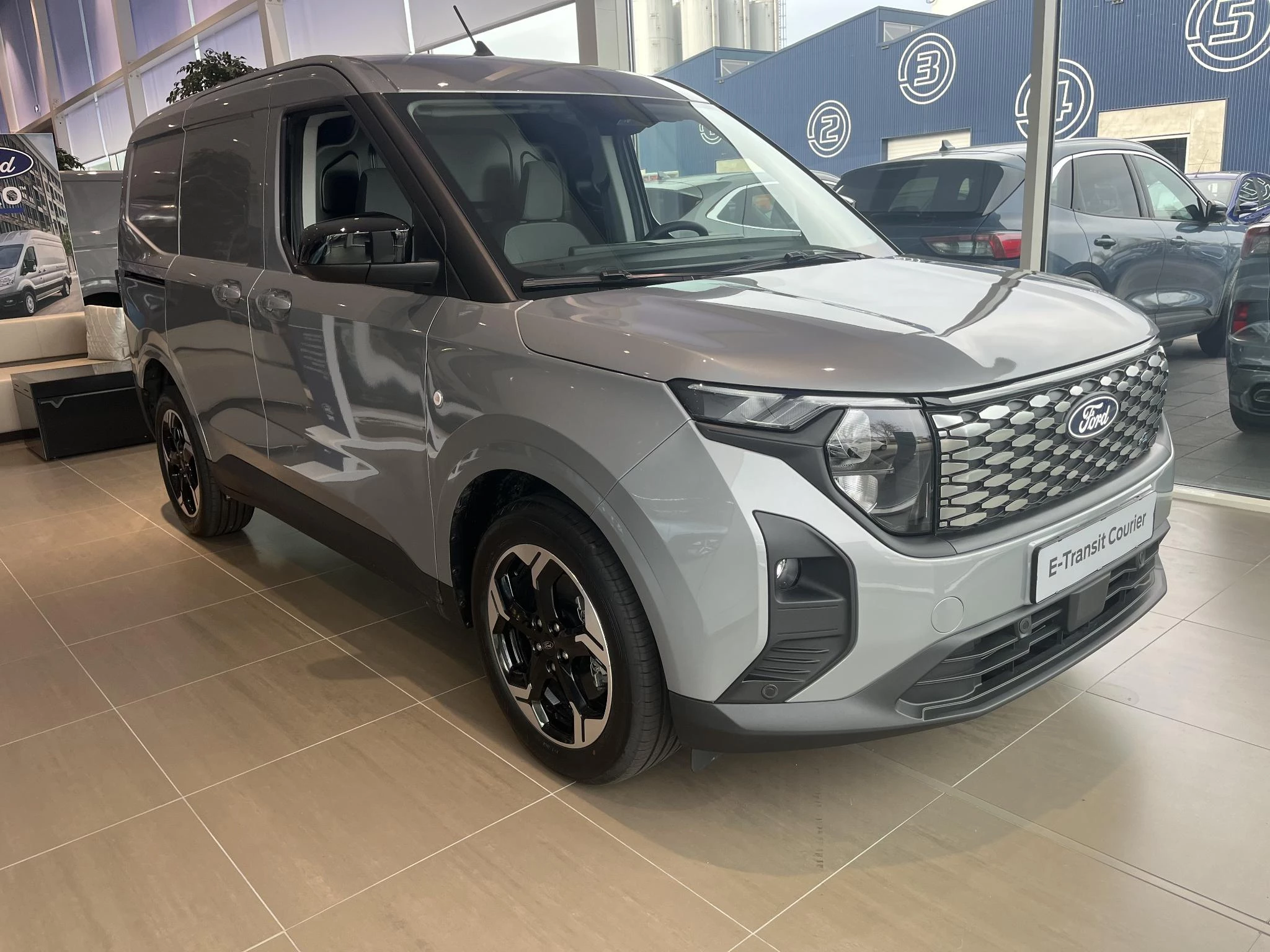 Ford E-Transit – autofoto 4