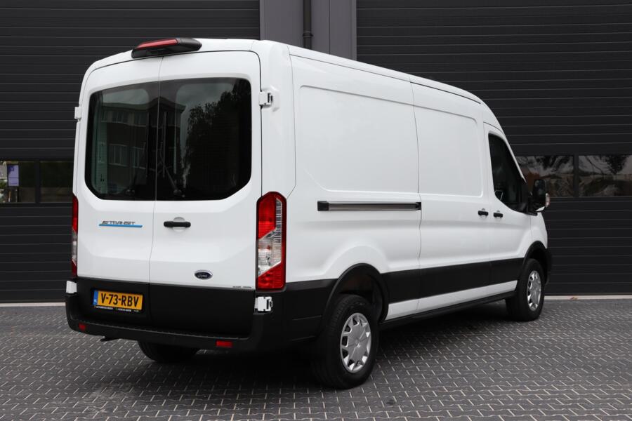 Ford E-Transit met kenteken V-73-RBV – interieur
