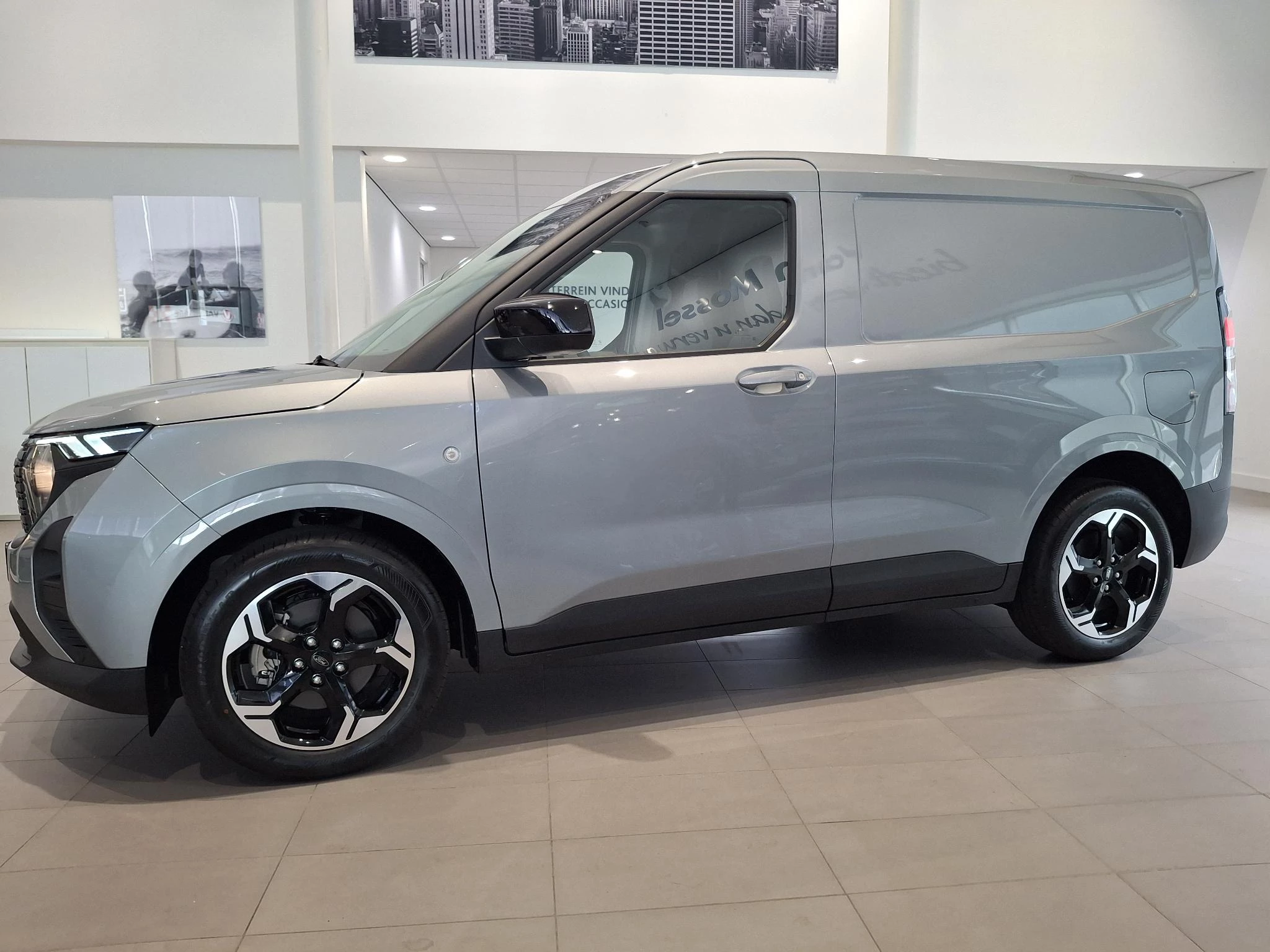 Ford E-TransitCourier – autofoto 5