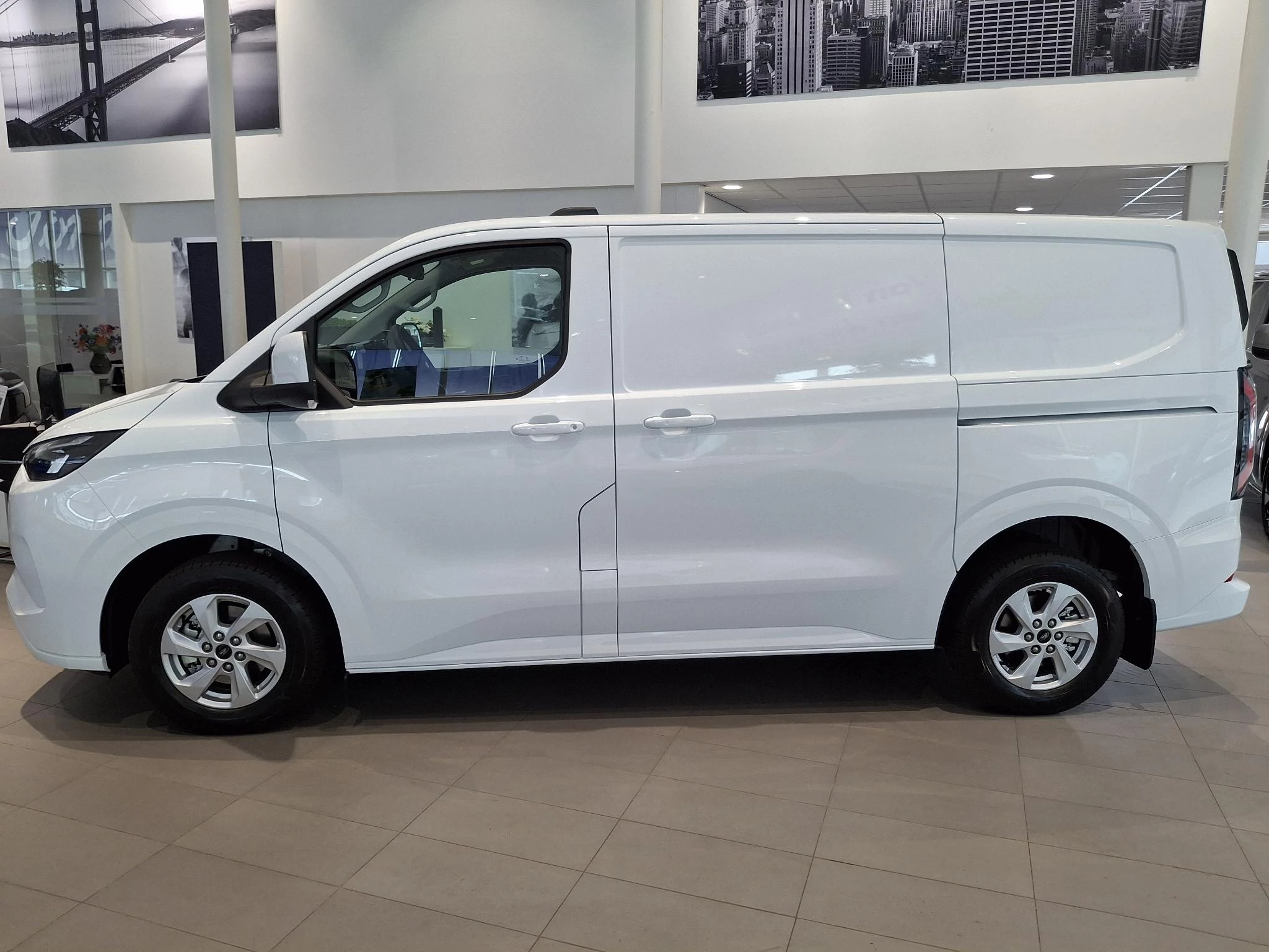 Ford E-TransitCustom – autofoto 4