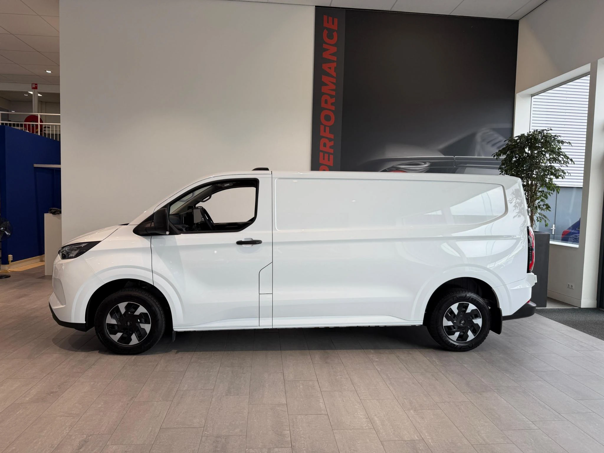 Ford E-TransitCustom – autofoto 5