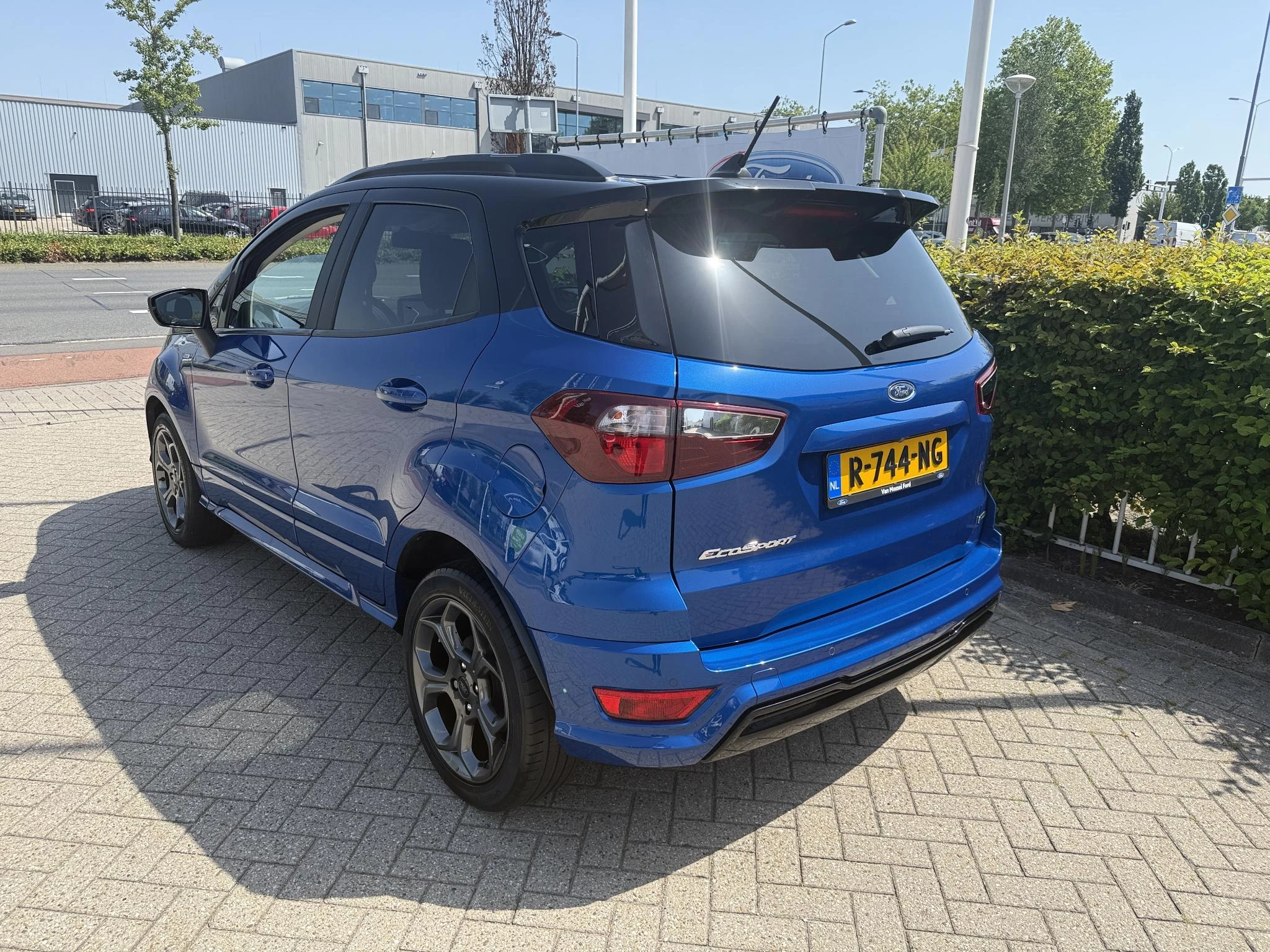 Ford EcoSport met kenteken 76100 – autofoto 5