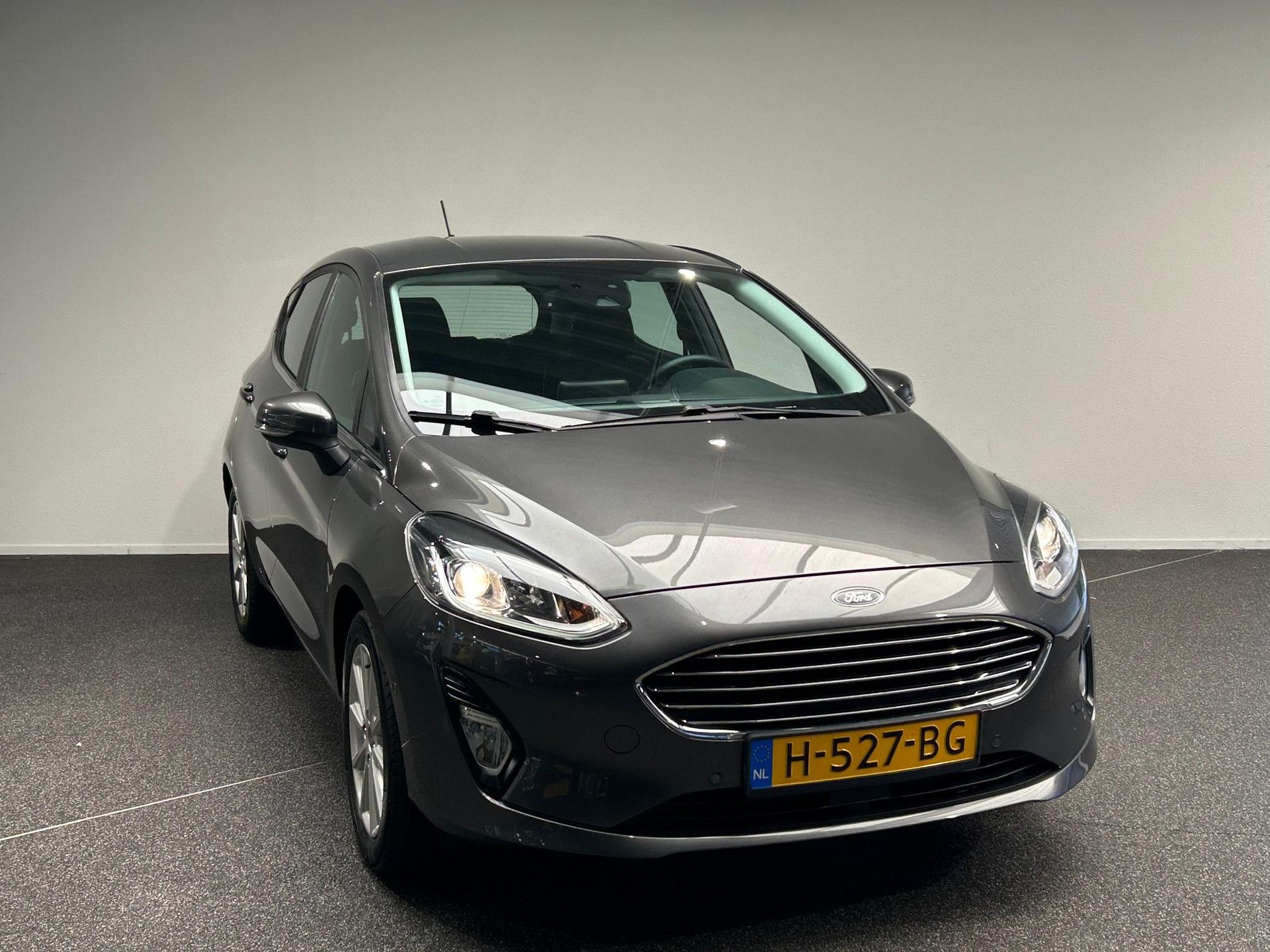 Ford Fiesta met kenteken H-527-BG – detailfoto