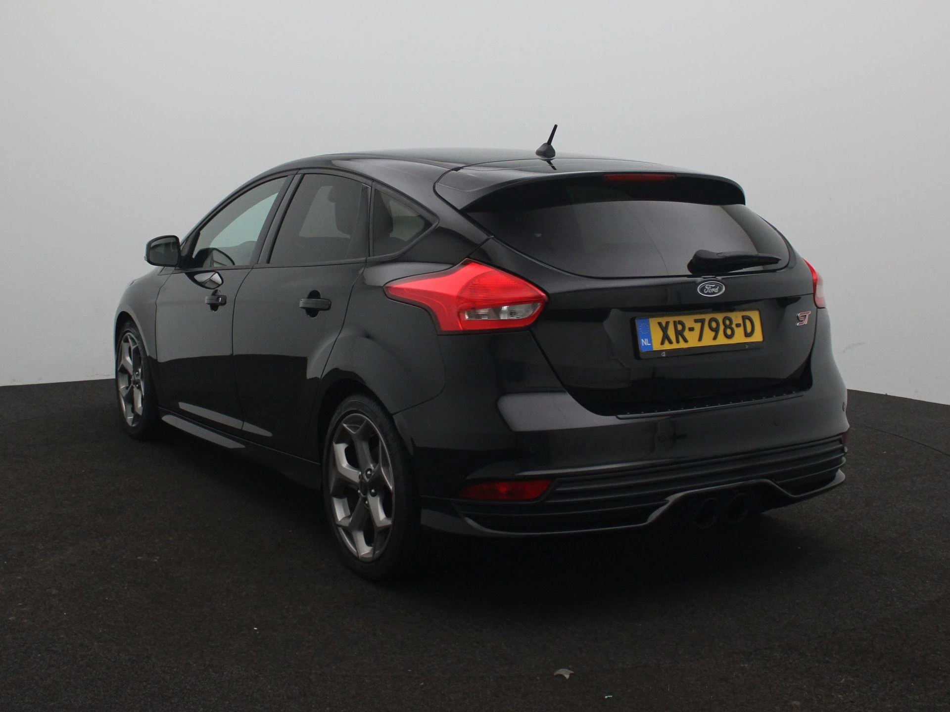 Ford Focus met kenteken 68100 – autofoto 4