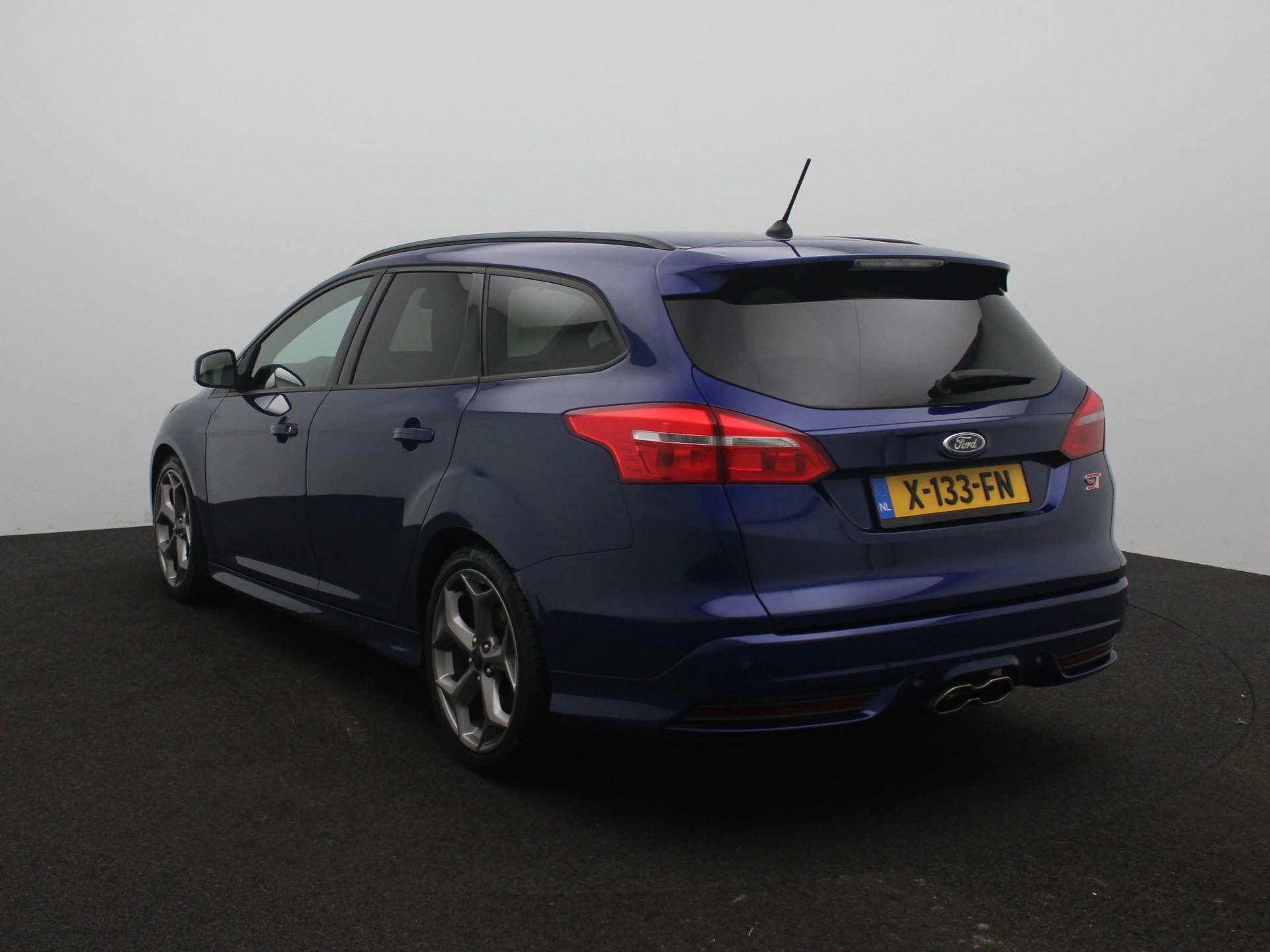 Ford Focus met kenteken 88100 – autofoto 4