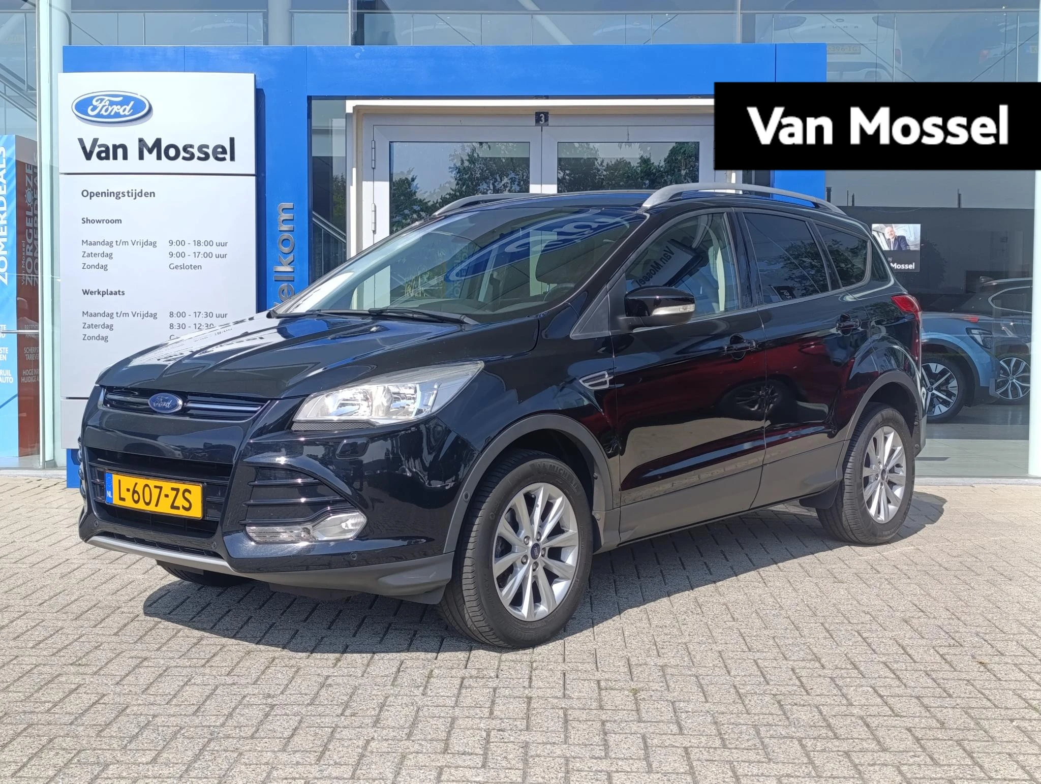 Ford Kuga met kenteken 62100 – autofoto 2