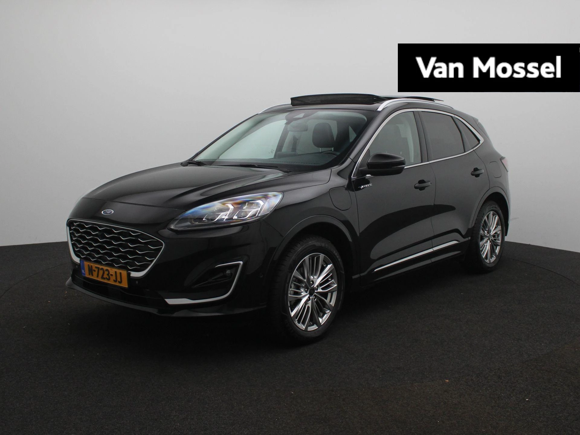 Ford Kuga met kenteken 14100 – autofoto 2