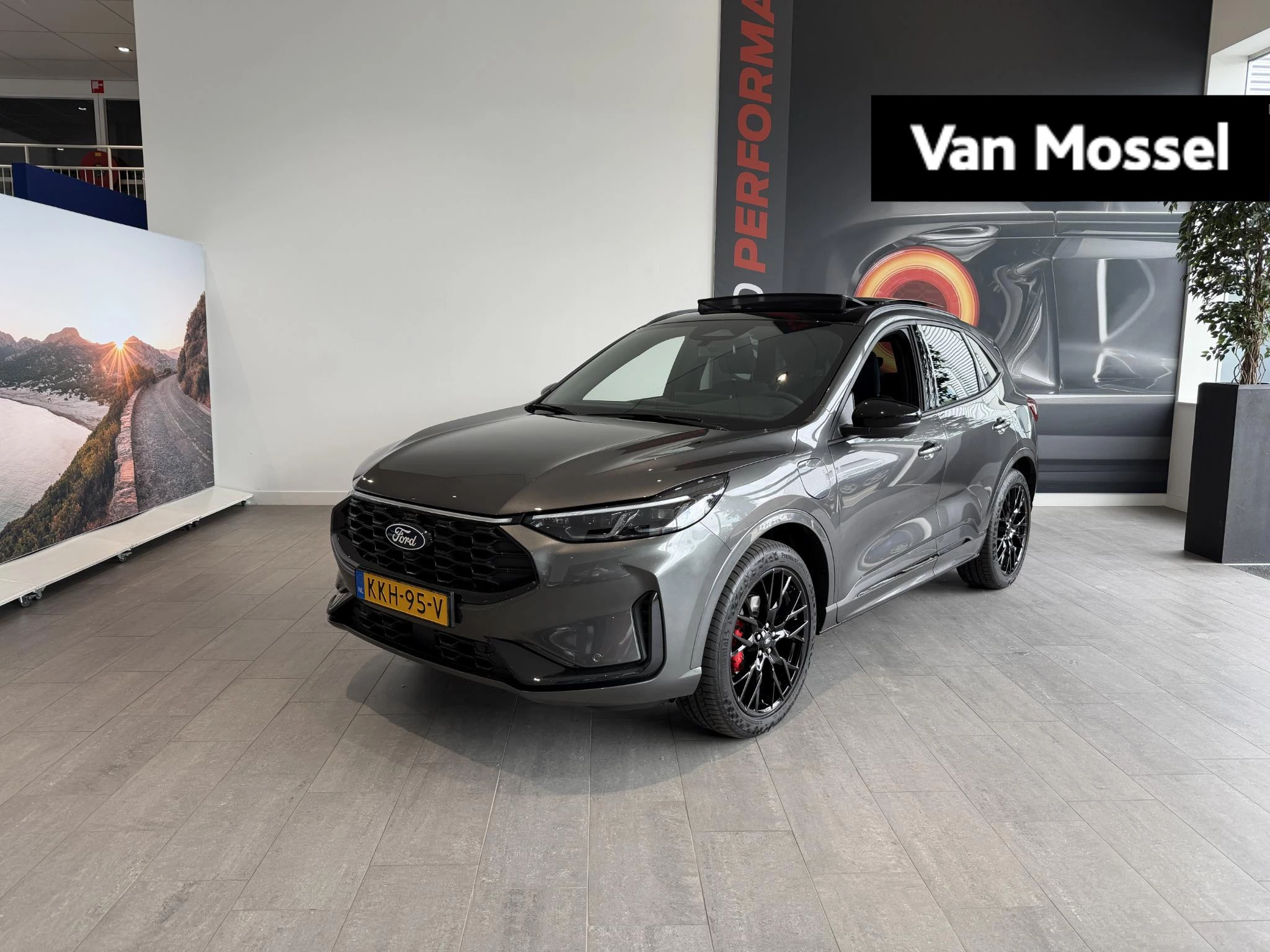 Ford Kuga met kenteken 68 – autofoto 2
