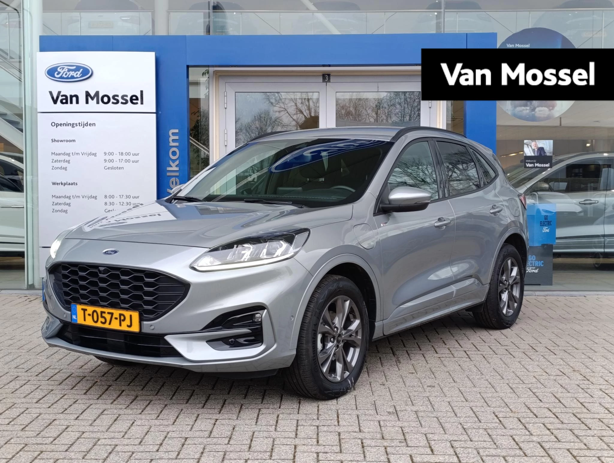 Ford Kuga met kenteken 10100 – autofoto 2