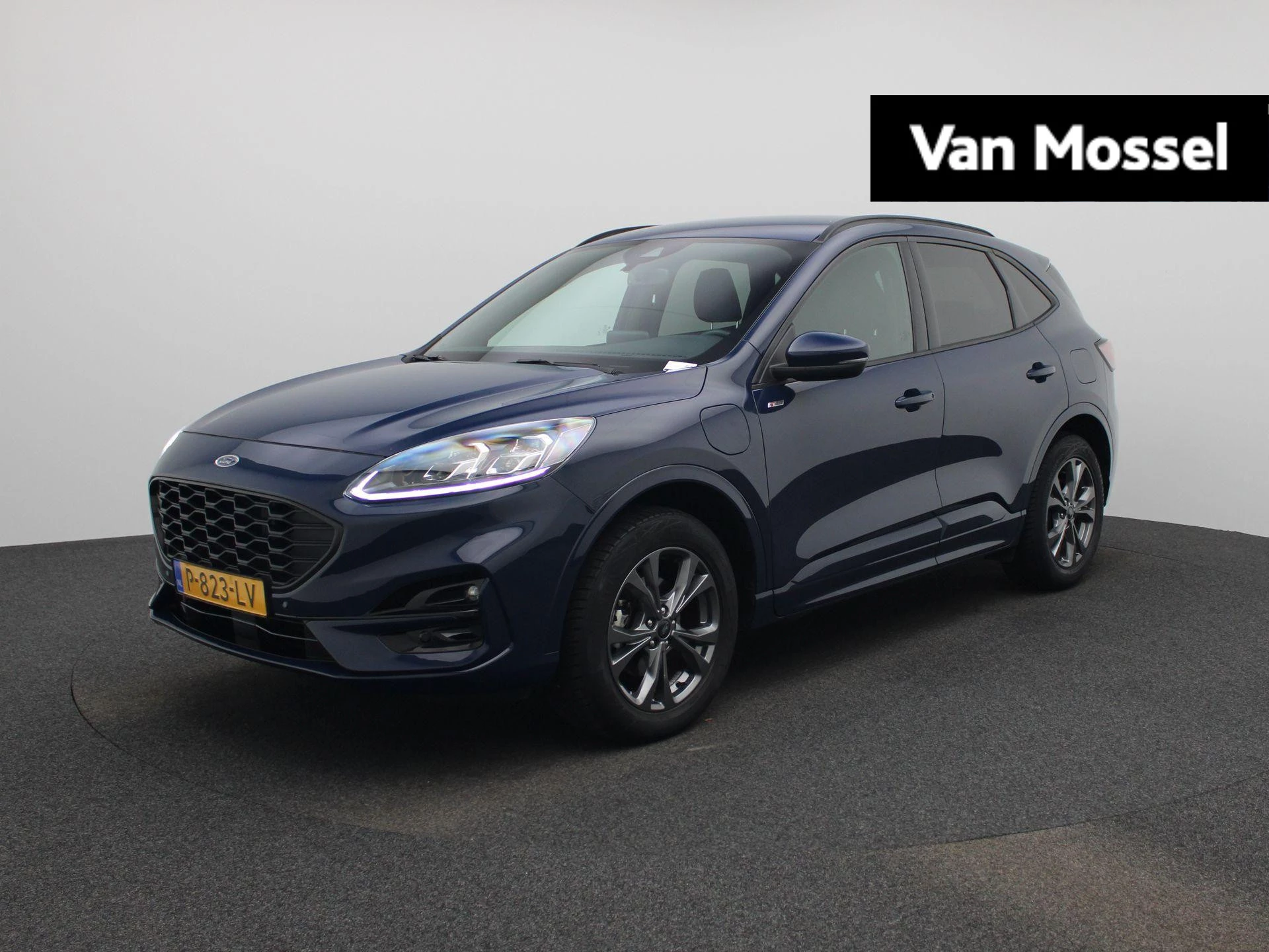 Ford Kuga met kenteken 56 – autofoto 2