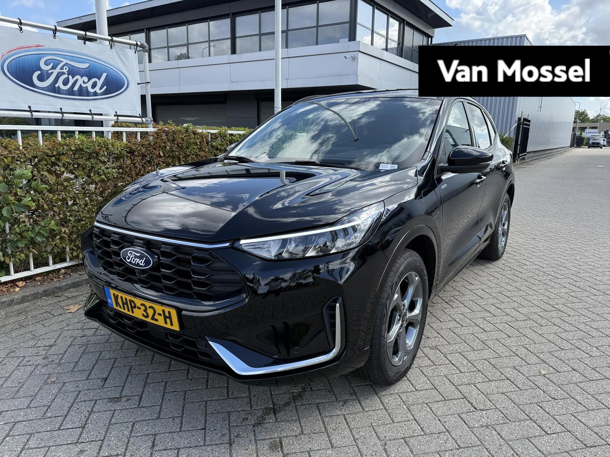 Ford Kuga met kenteken 68 – autofoto 2