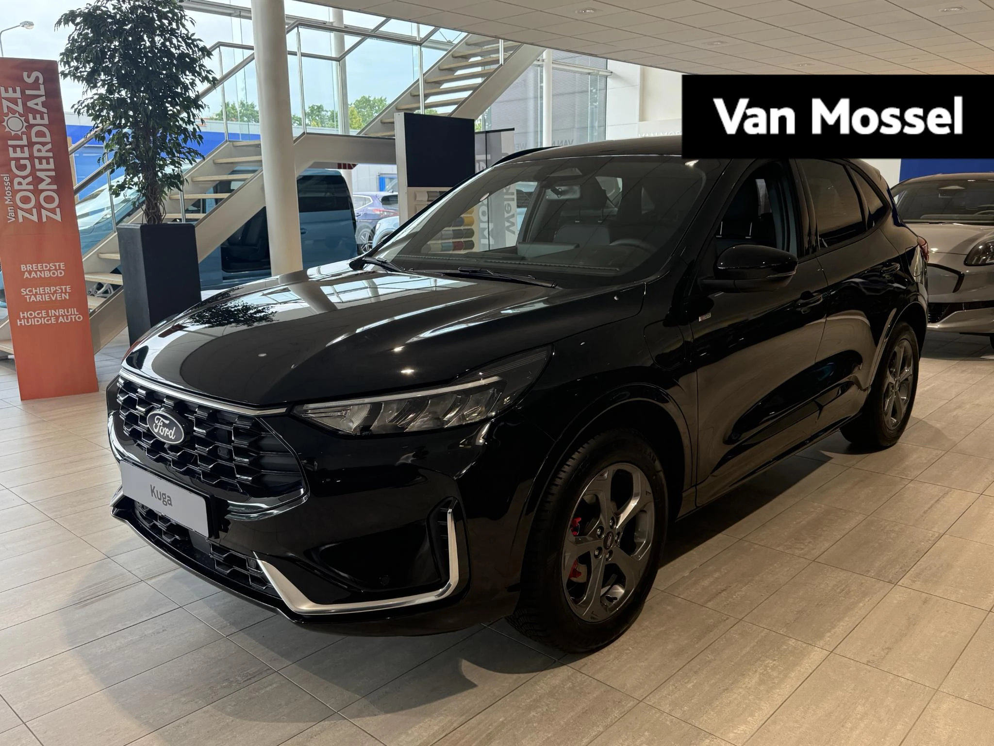 Ford Kuga met kenteken 28100 – autofoto 2
