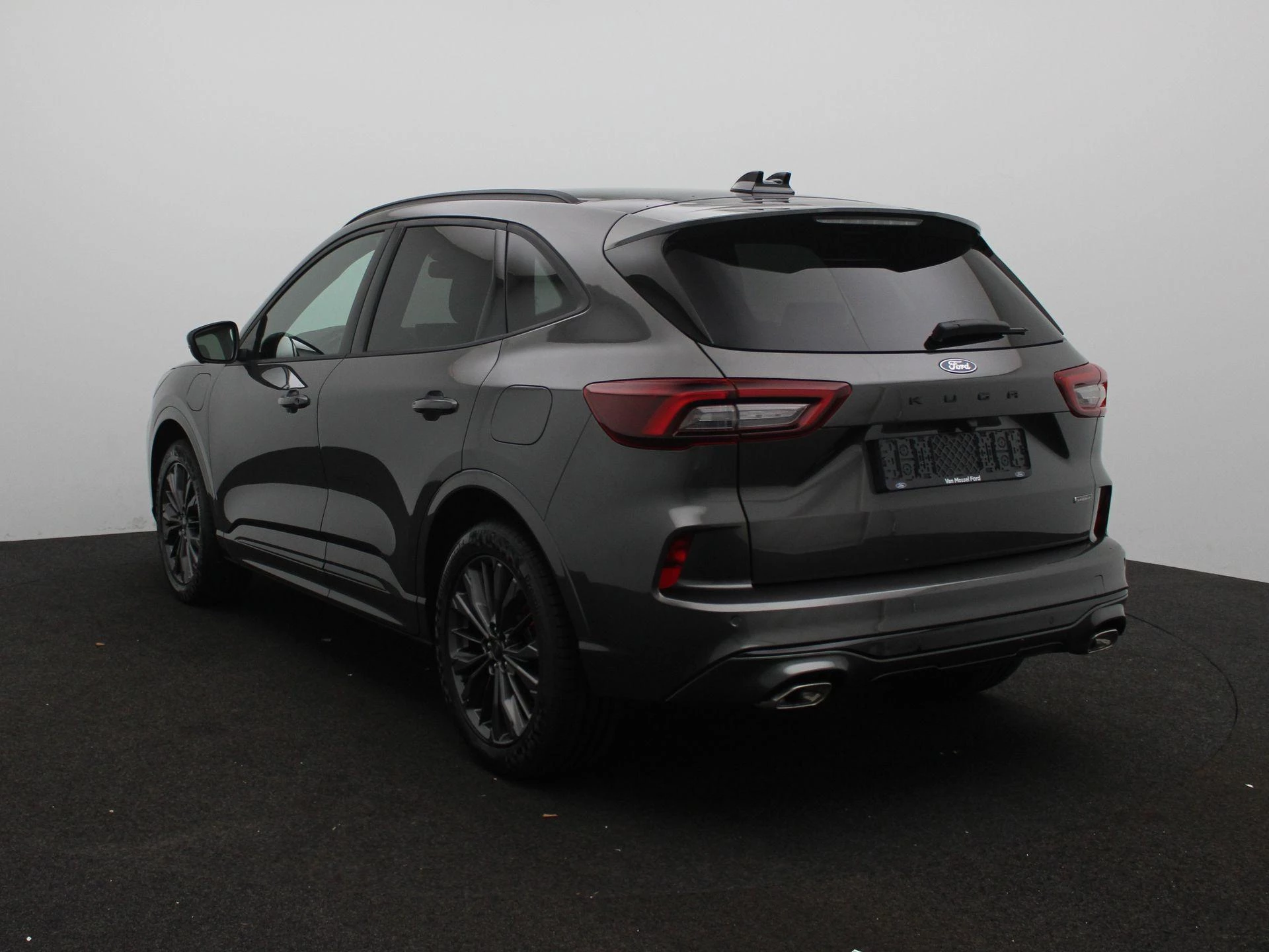 Ford Kuga met kenteken 68 – autofoto 3