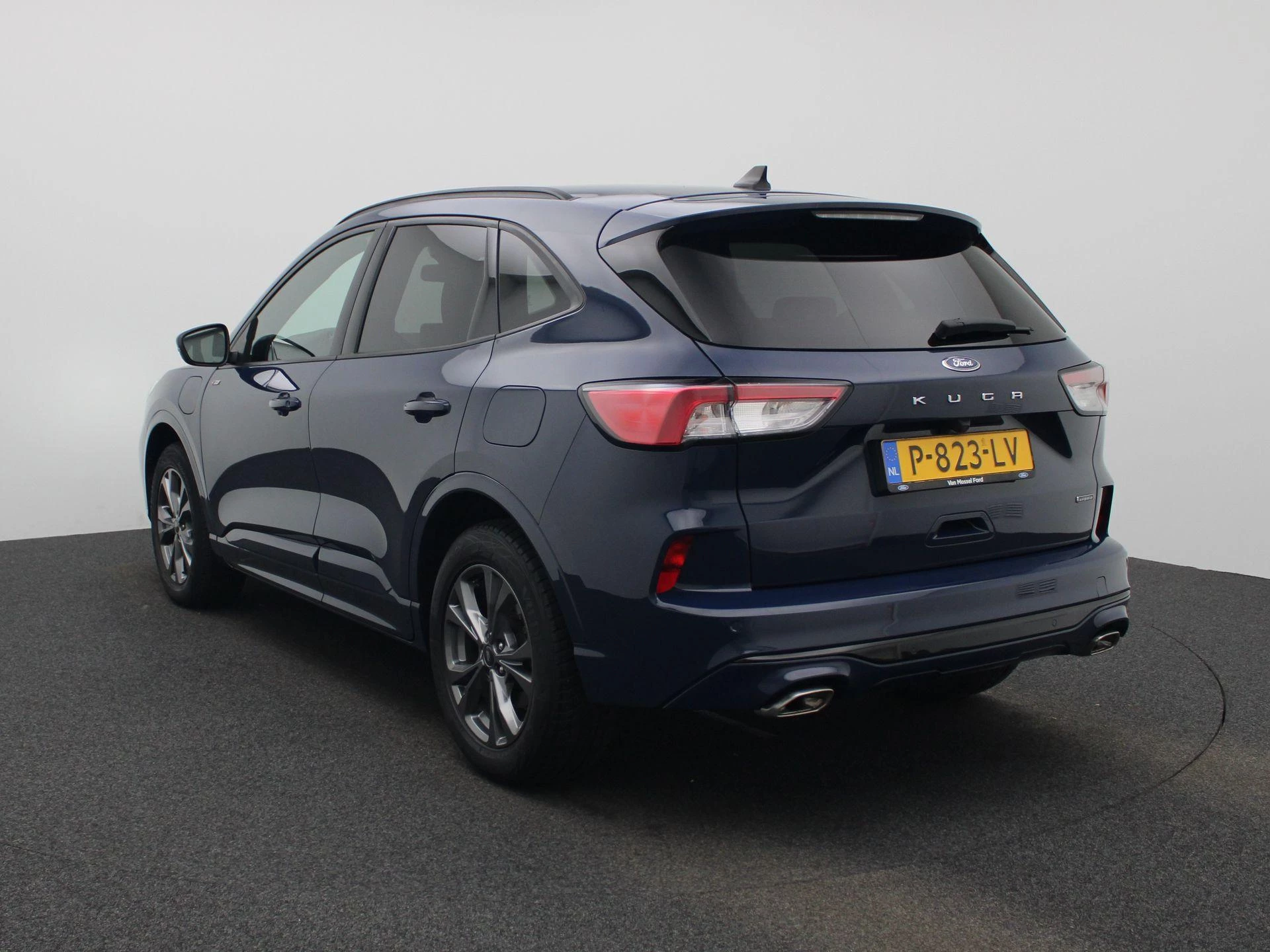 Ford Kuga met kenteken 56 – autofoto 3