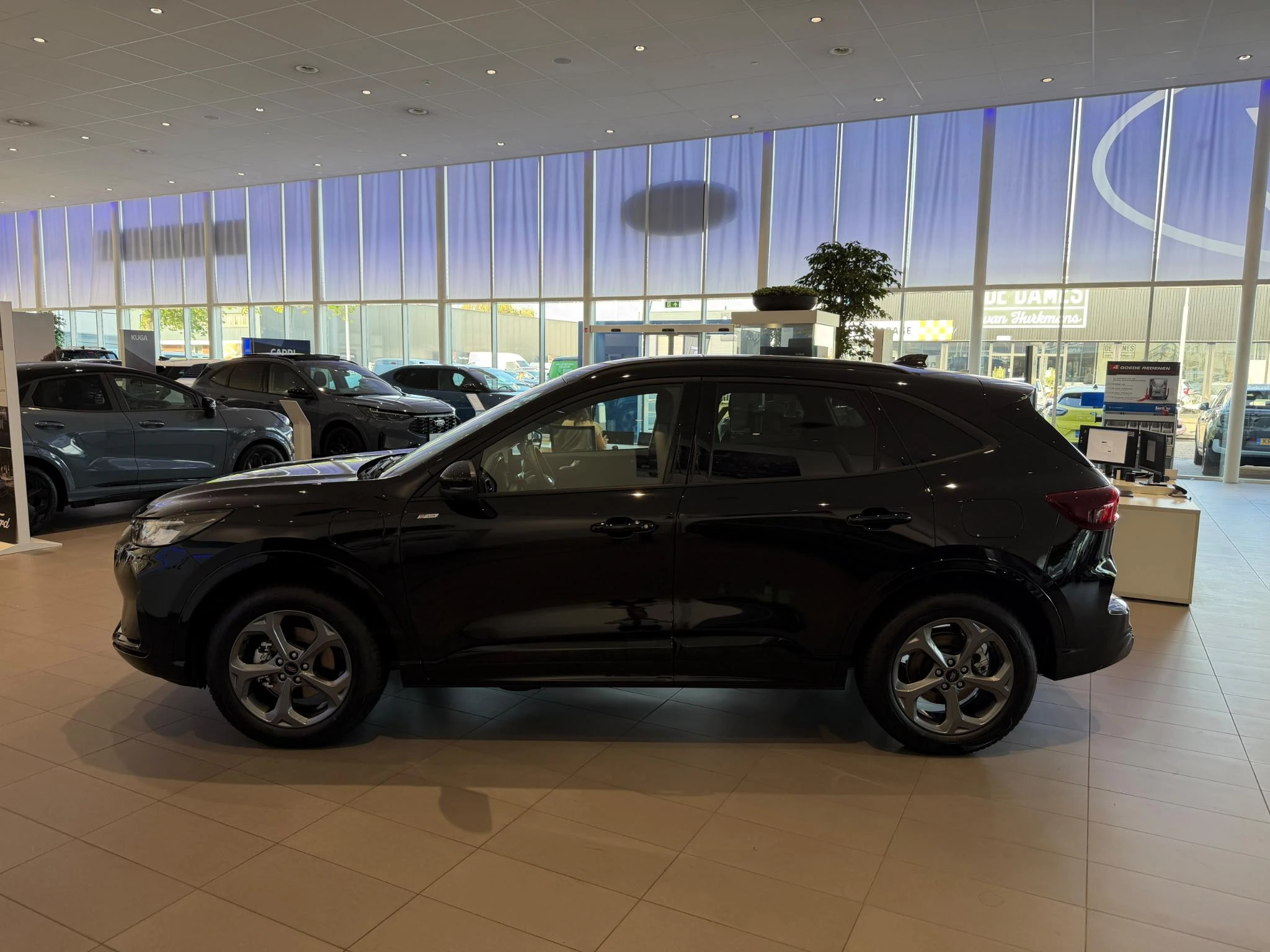 Ford Kuga met kenteken 68 – autofoto 4