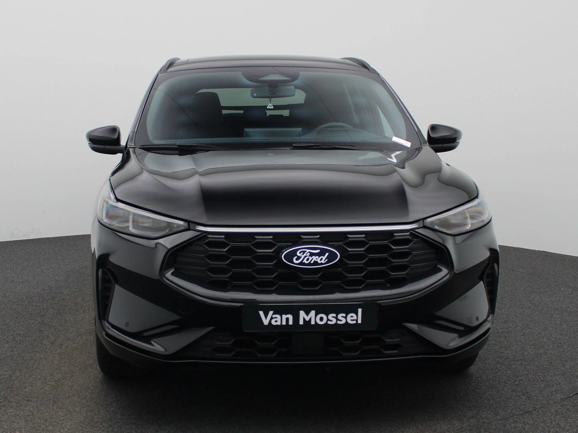 Ford Kuga met kenteken 10100 – autofoto 4