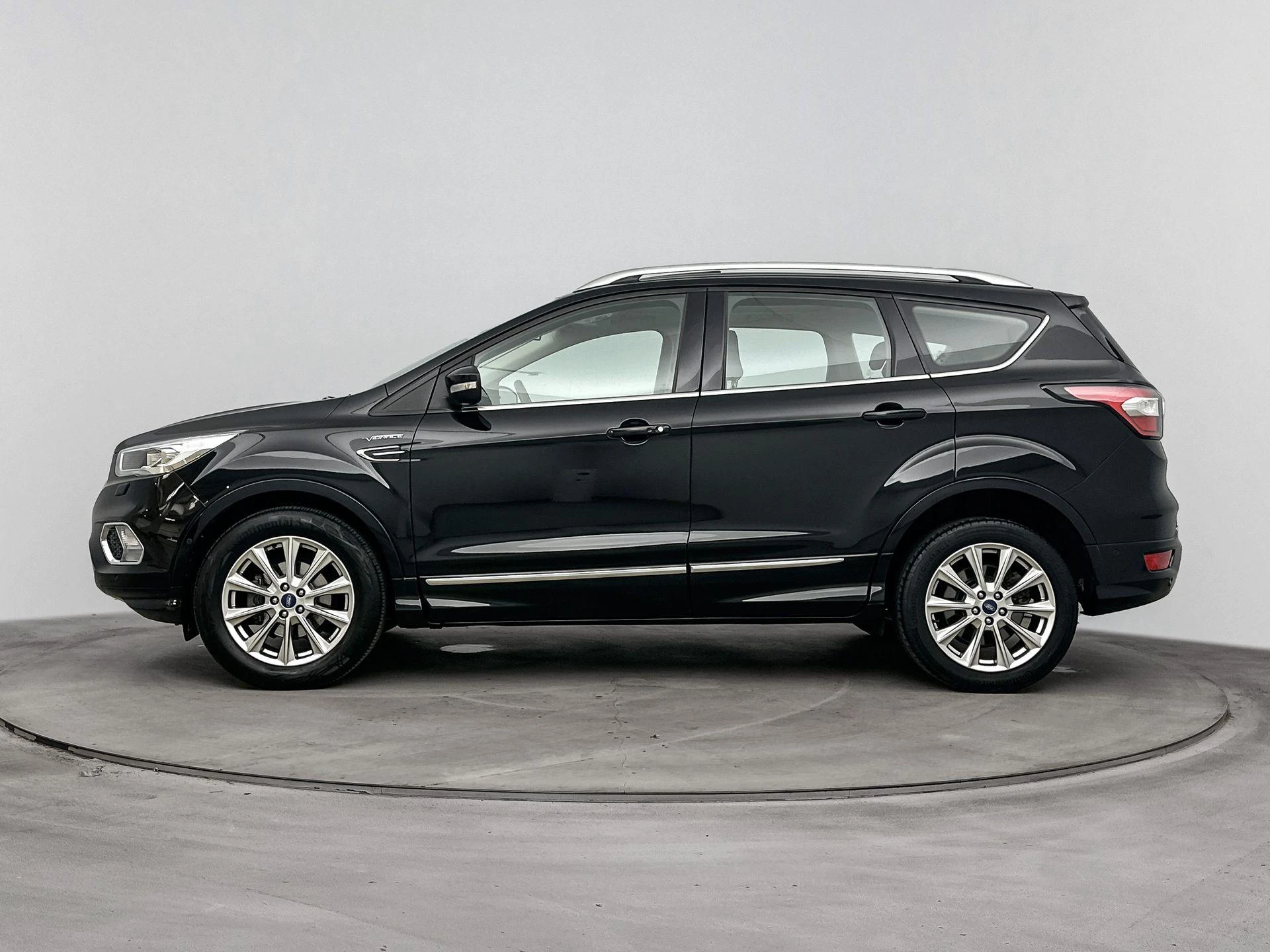 Ford Kuga met kenteken 63100 – autofoto 4