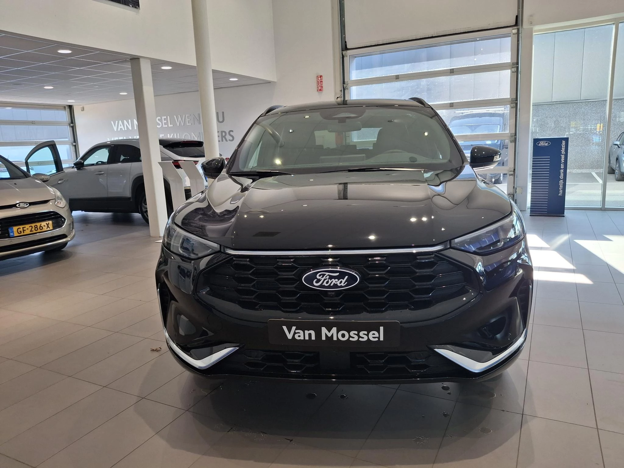Ford Kuga met kenteken 68 – autofoto 4