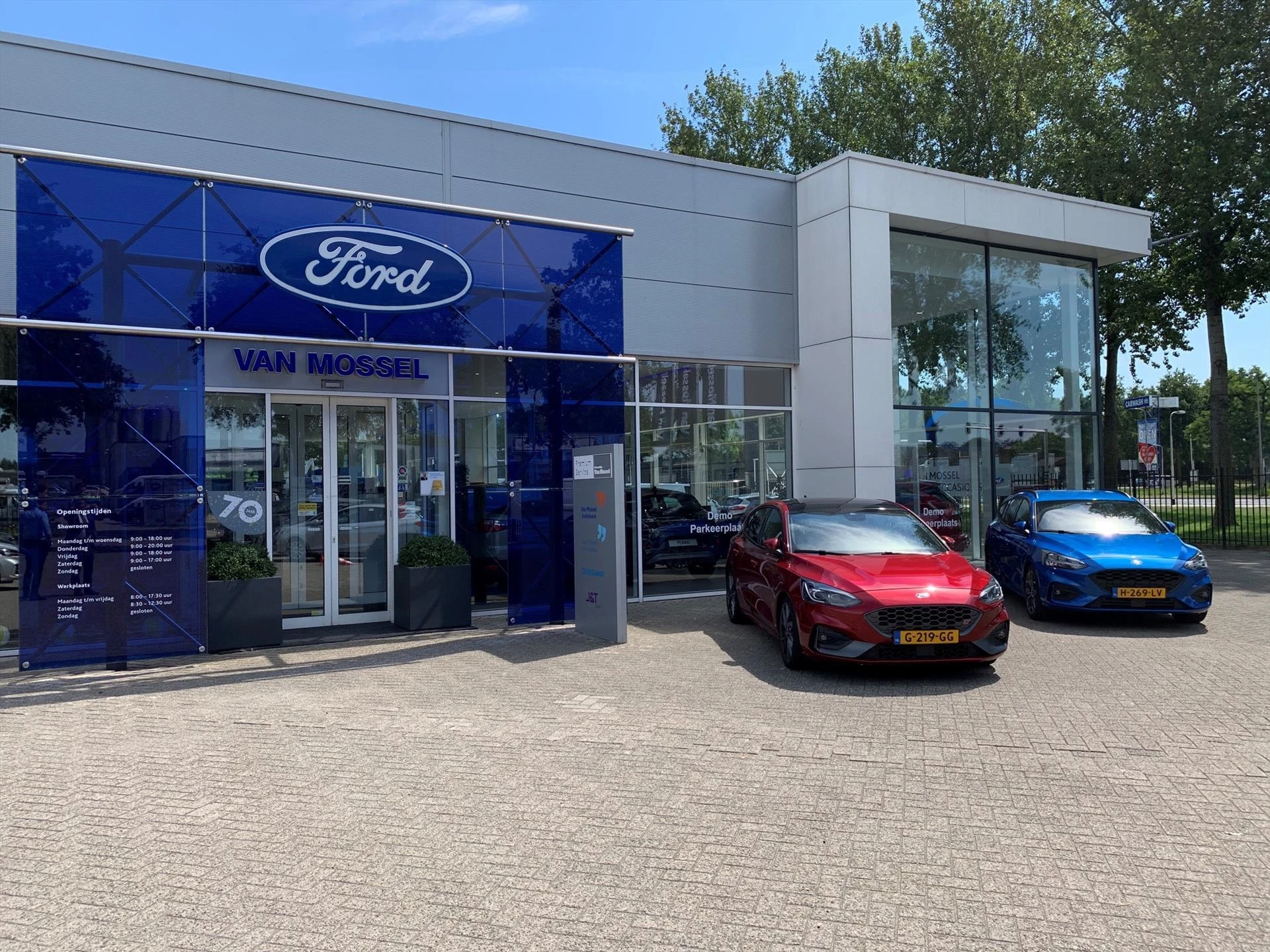 Ford Kuga met kenteken 14100 – autofoto 4