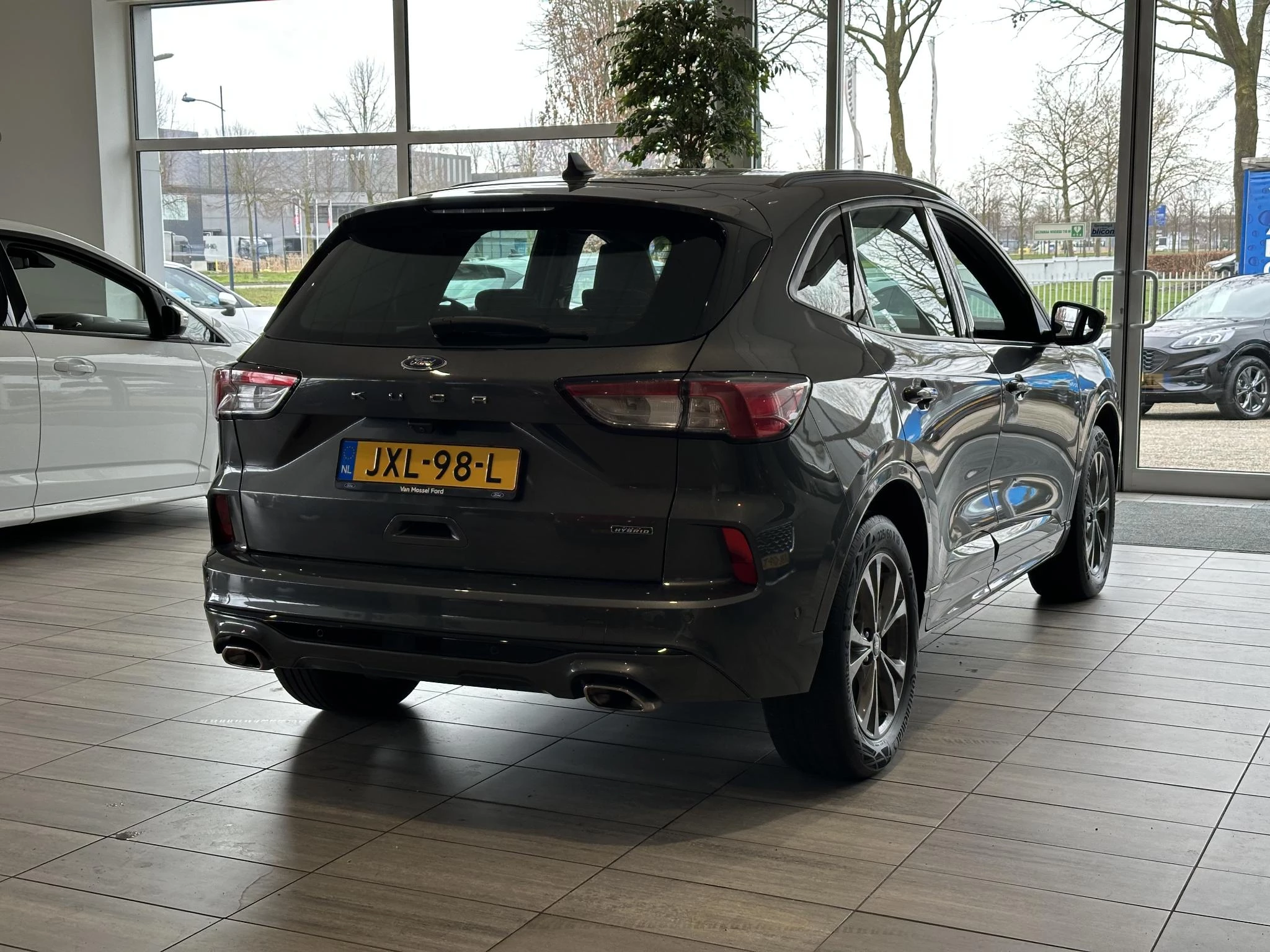 Ford Kuga met kenteken 14100 – autofoto 5