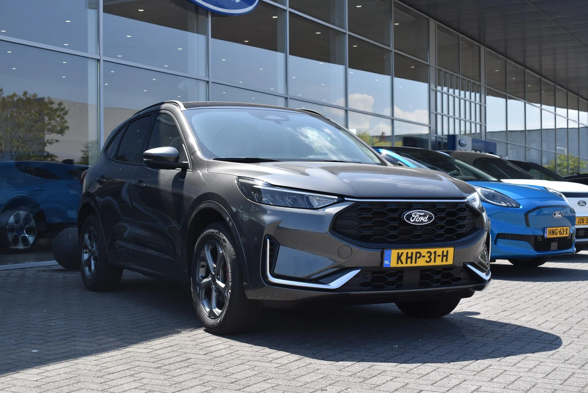 Ford Kuga met kenteken 68 – autofoto 5